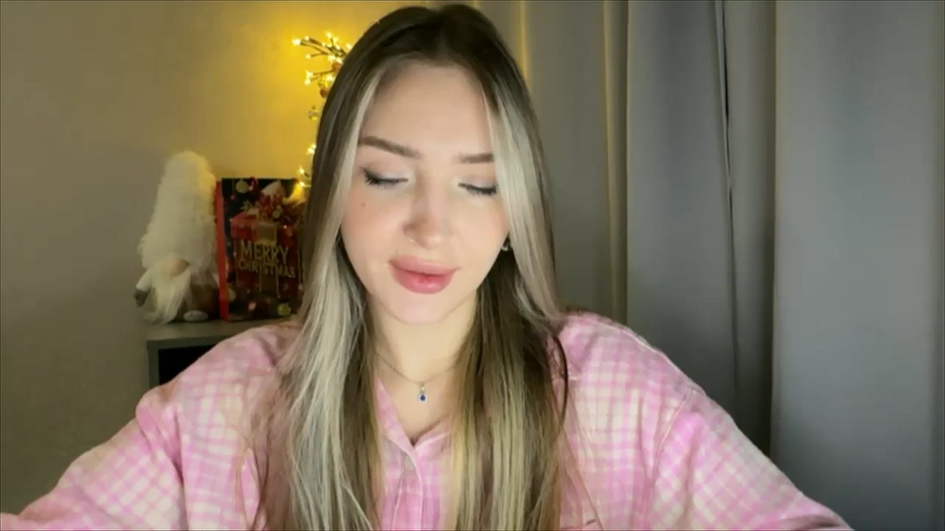 Gallery image thumbnail from My_Diana's myfreecams stream on, 01/10/2025, 16:07 image 4 of 20