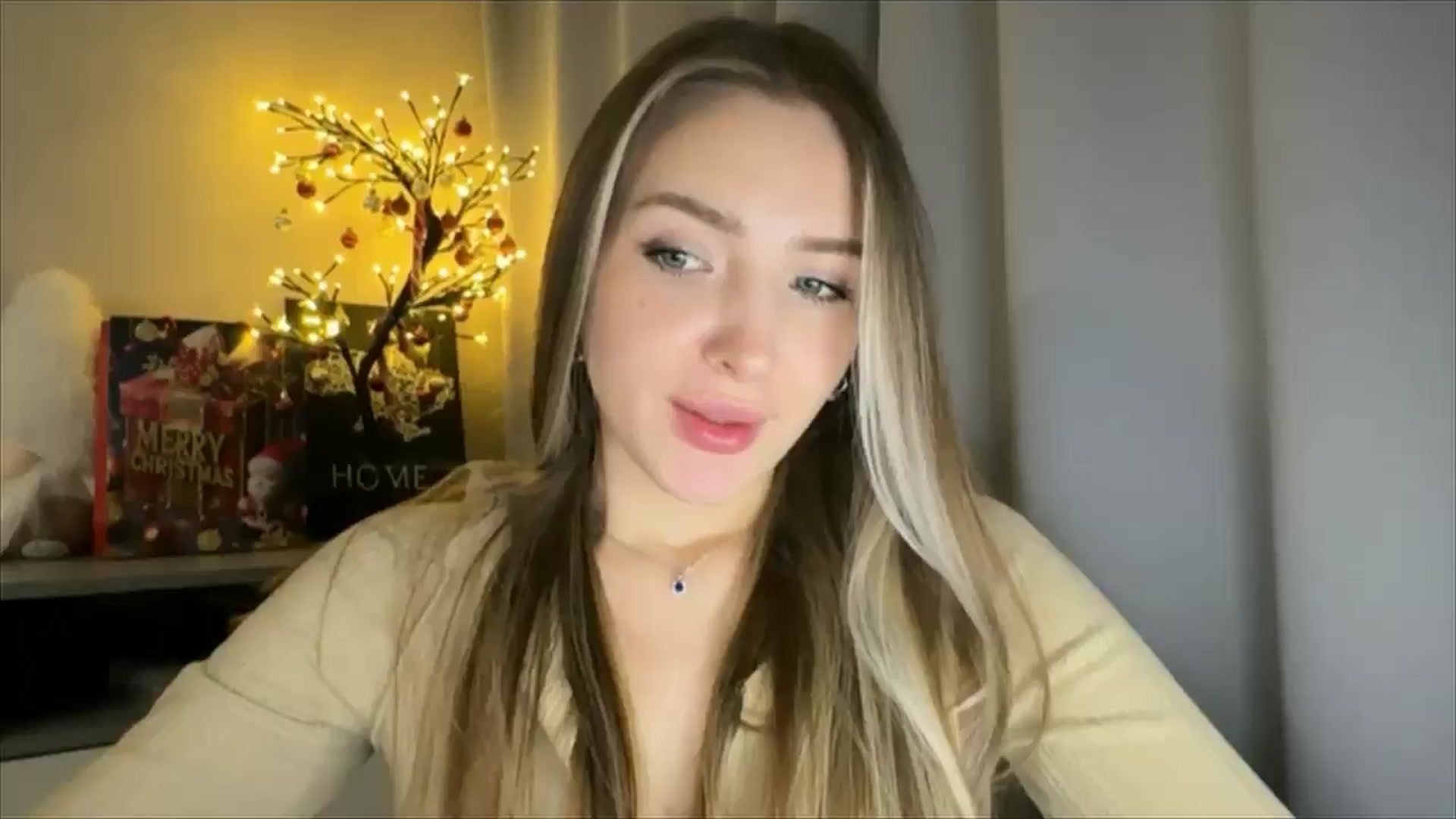 Gallery image thumbnail from My_Diana's myfreecams stream on, 01/10/2025, 23:01 image 12 of 20