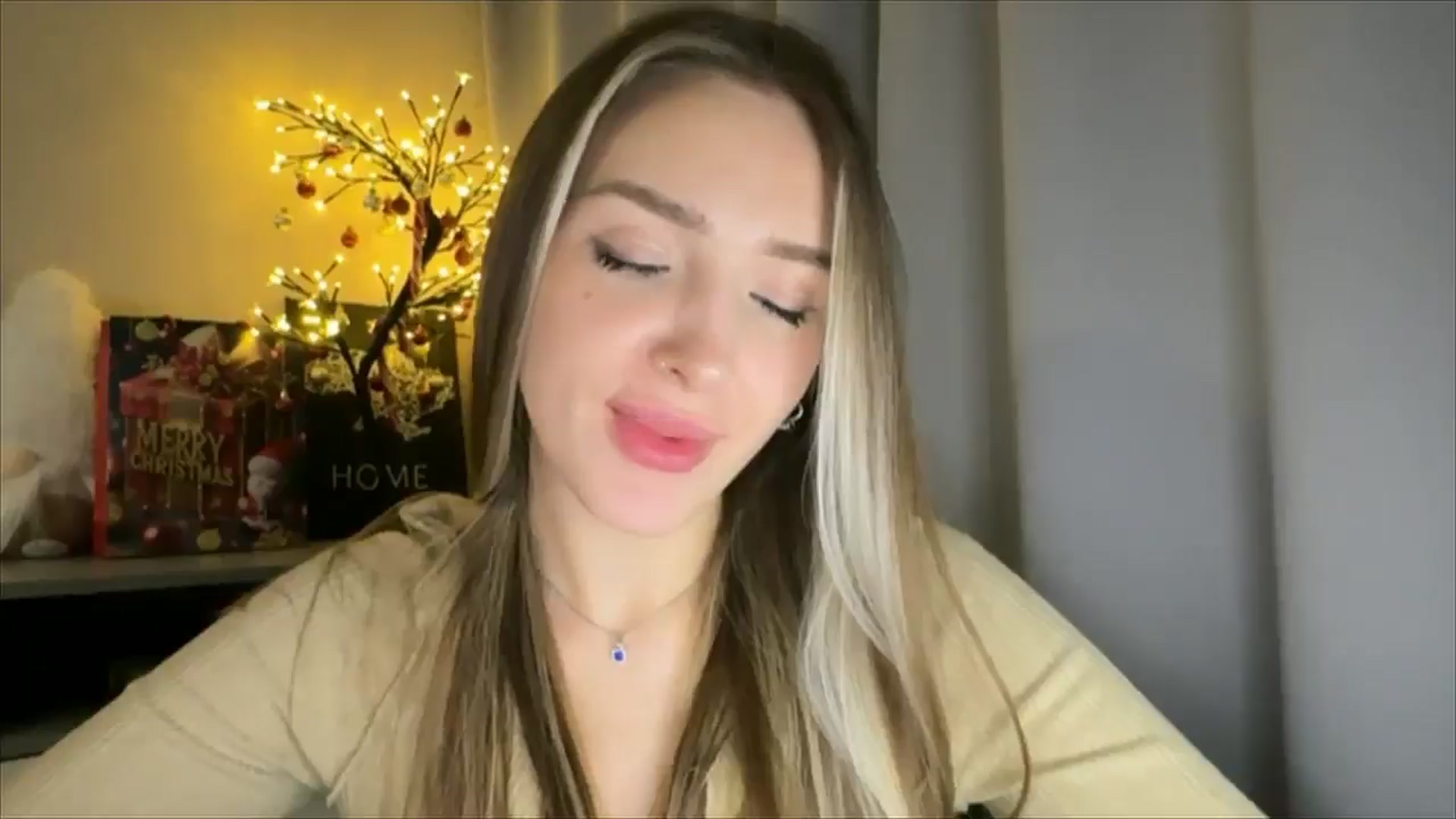 Gallery image thumbnail from My_Diana's myfreecams stream on, 01/10/2025, 23:01 image 13 of 20