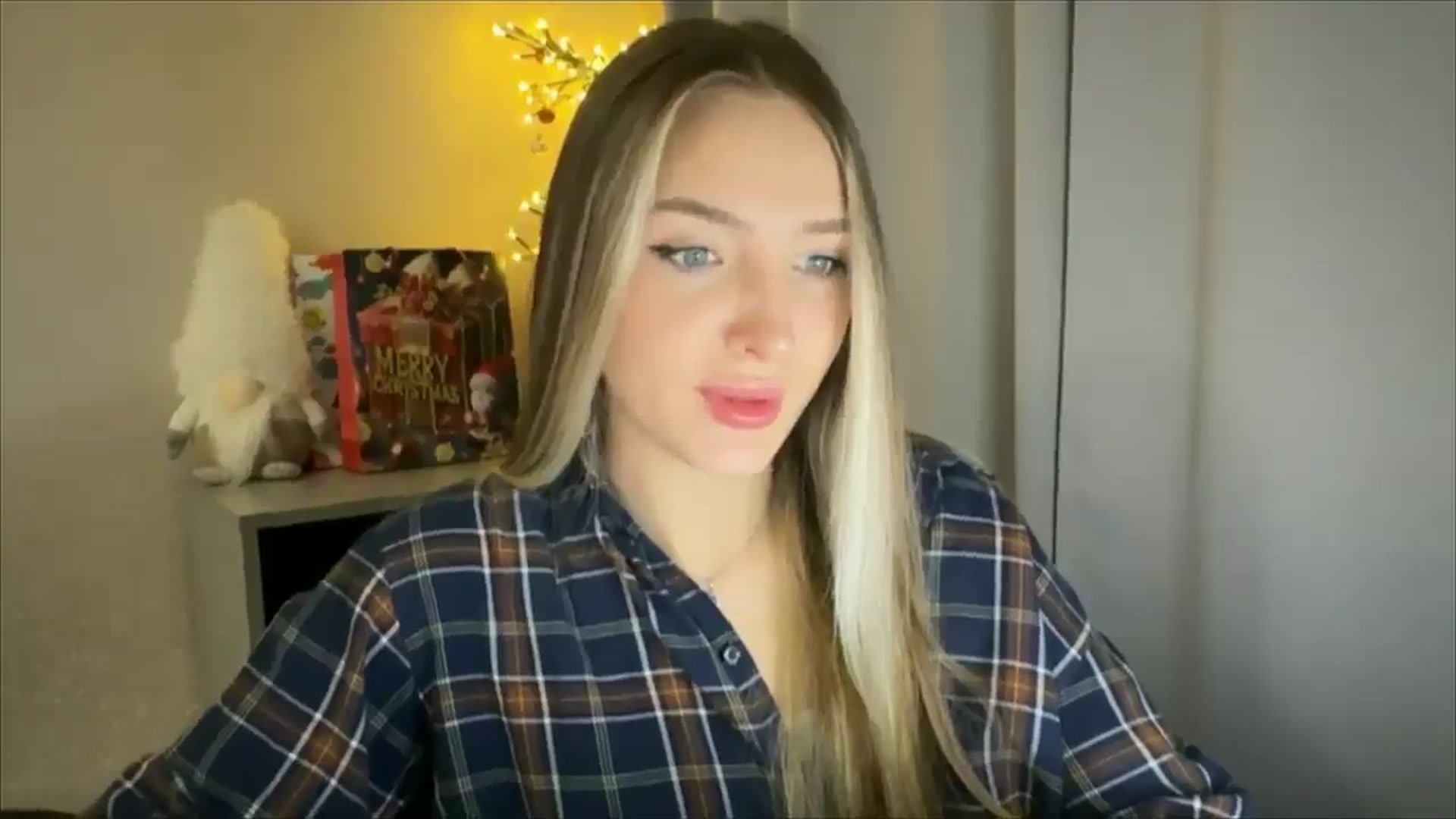 Gallery image thumbnail from My_Diana's myfreecams stream on, 01/12/2025, 15:34 image 17 of 20