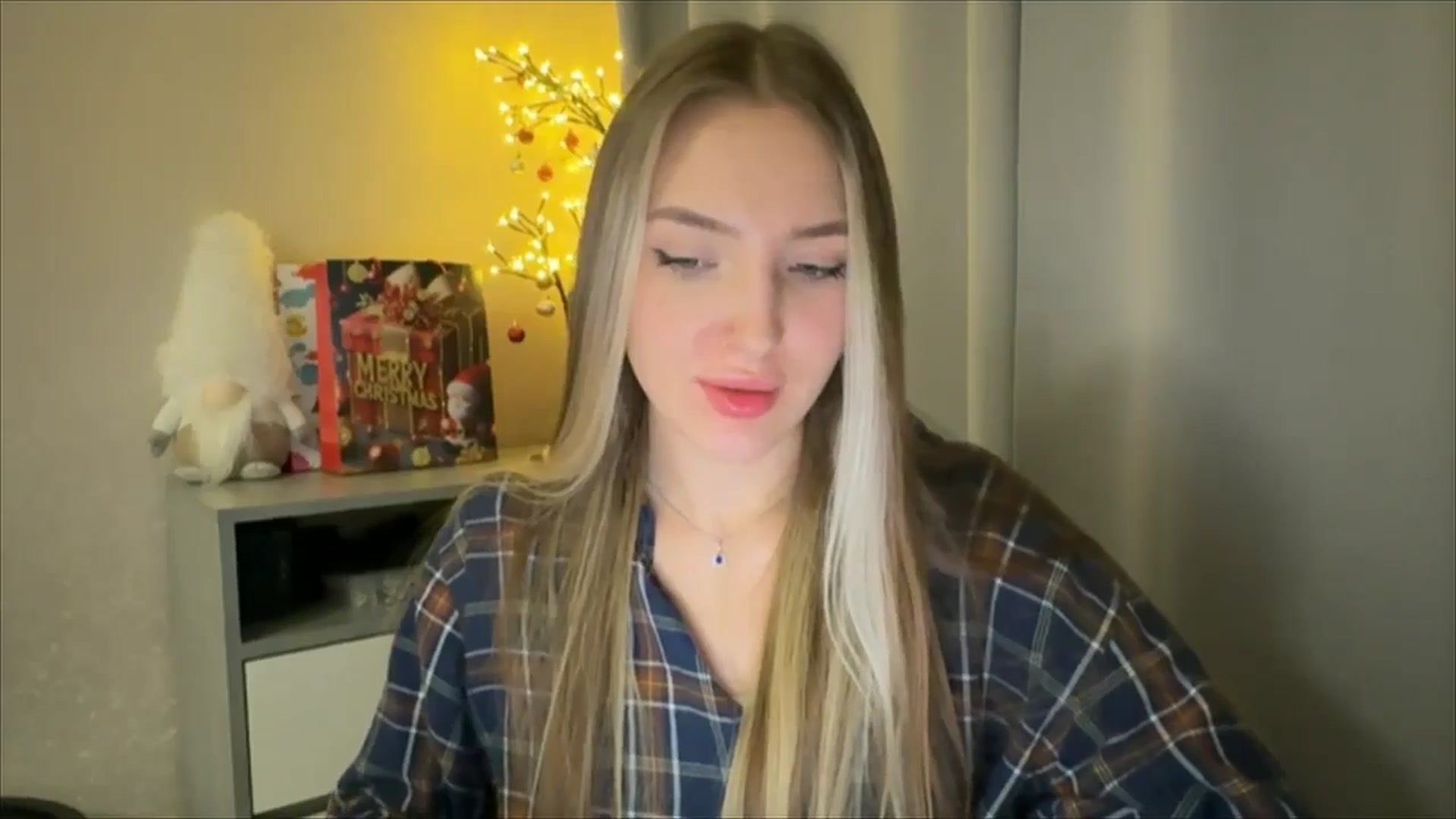 Gallery image thumbnail from My_Diana's myfreecams stream on, 01/12/2025, 23:04 image 15 of 20