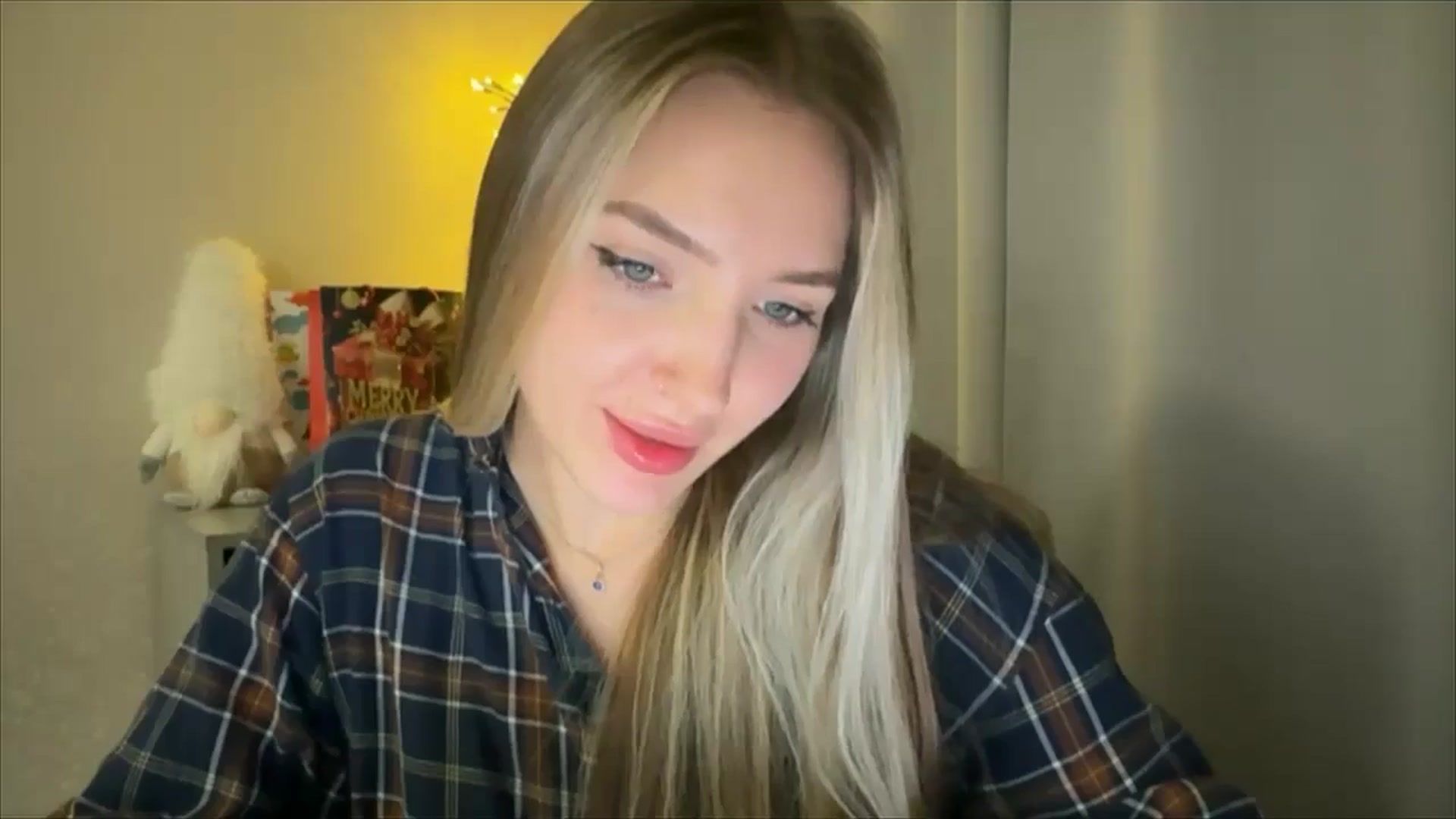 Gallery image thumbnail from My_Diana's myfreecams stream on, 01/12/2025, 23:04 image 19 of 20
