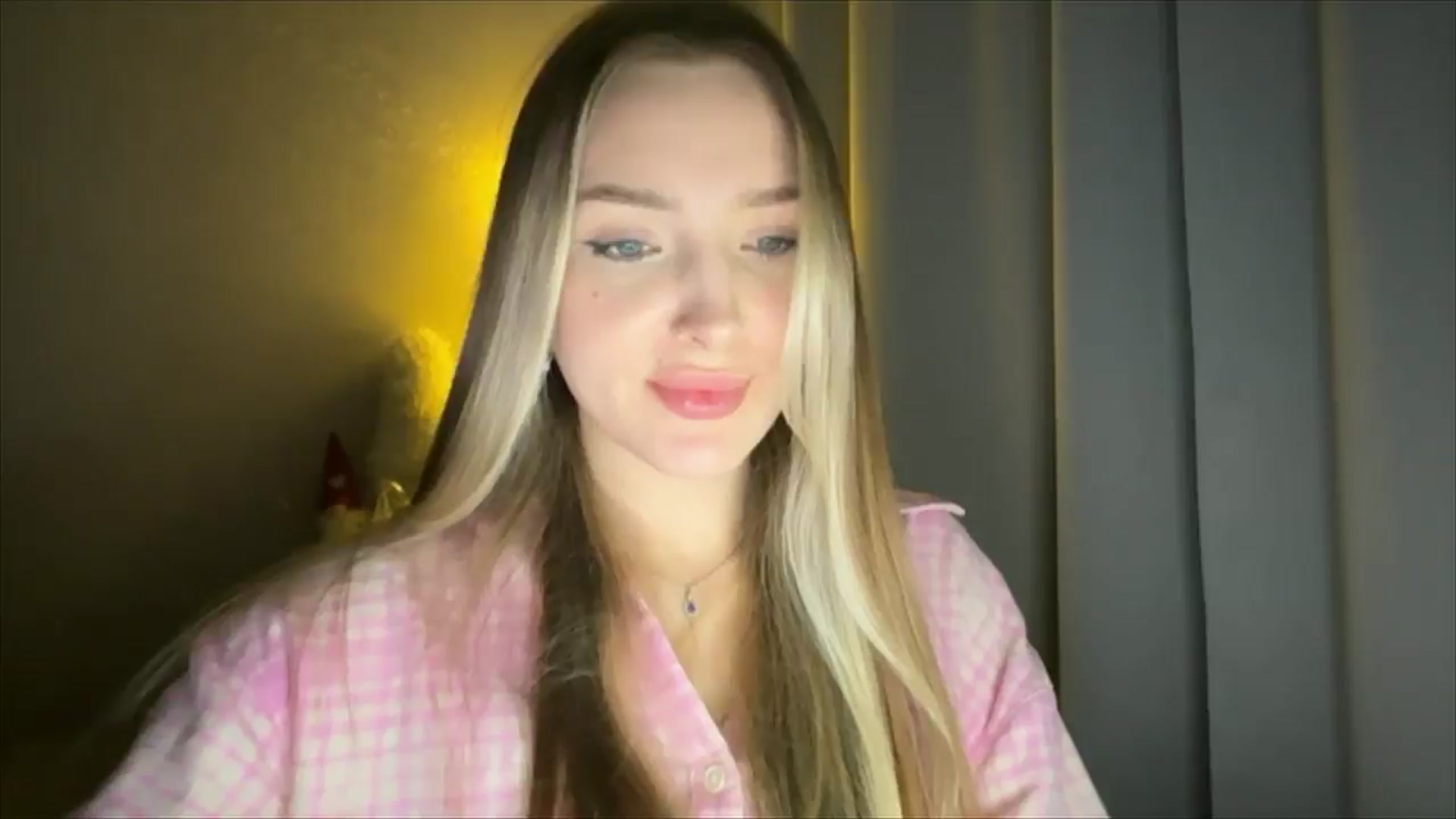 Gallery image thumbnail from My_Diana's myfreecams stream on, 01/28/2025, 22:29 image 15 of 20