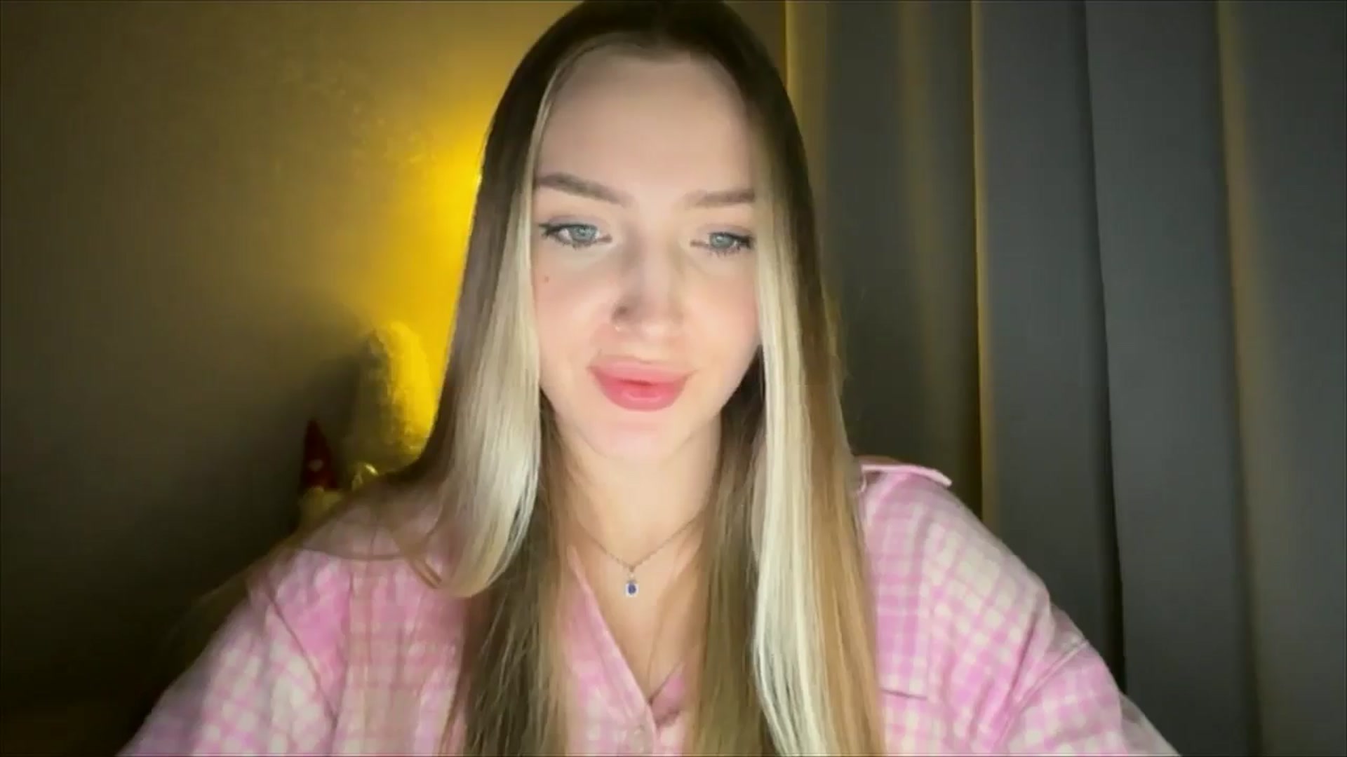 Gallery image thumbnail from My_Diana's myfreecams stream on, 01/28/2025, 22:29 image 10 of 20