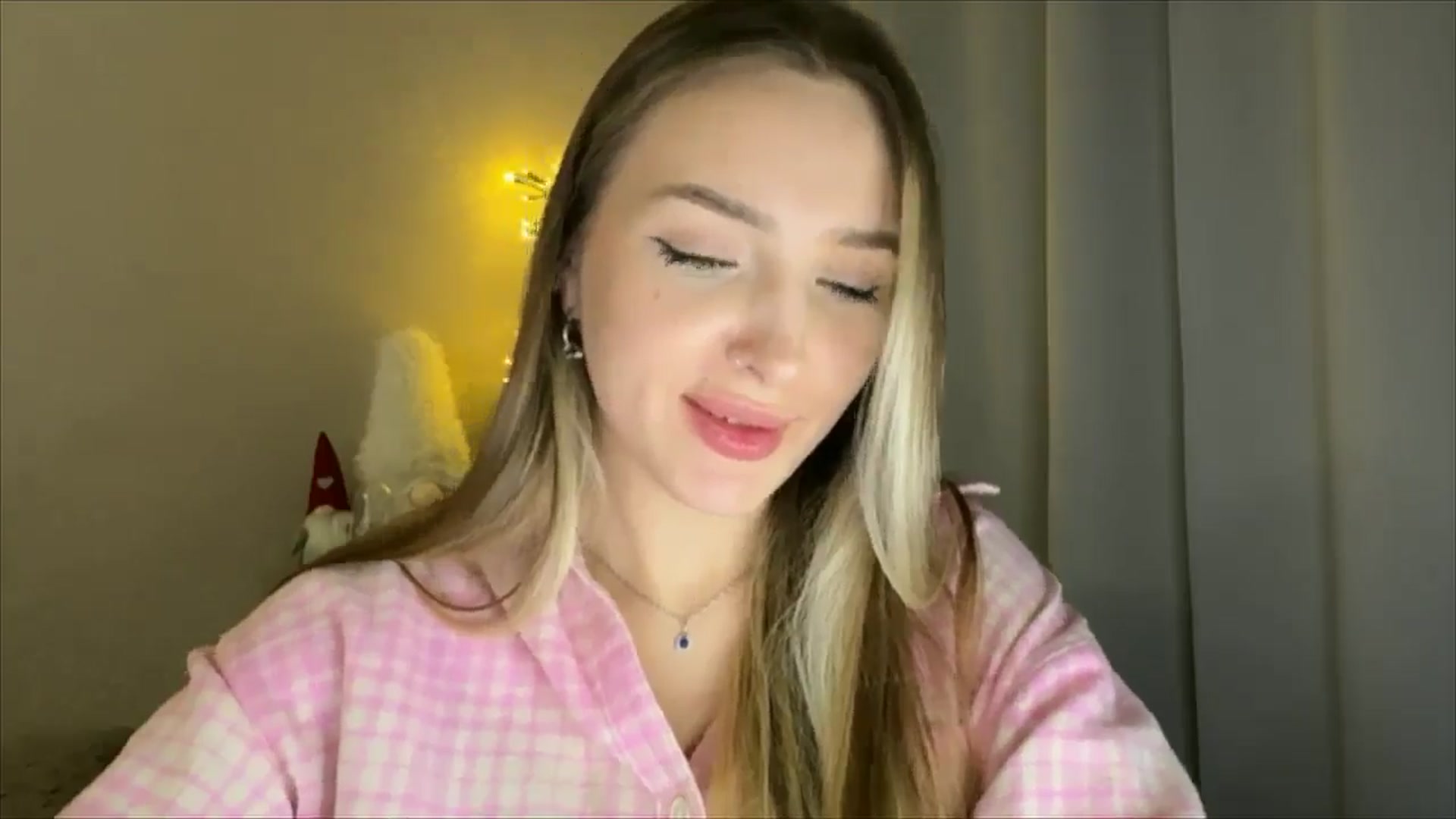 Gallery image thumbnail from My_Diana's myfreecams stream on, 01/28/2025, 22:29 image 4 of 20