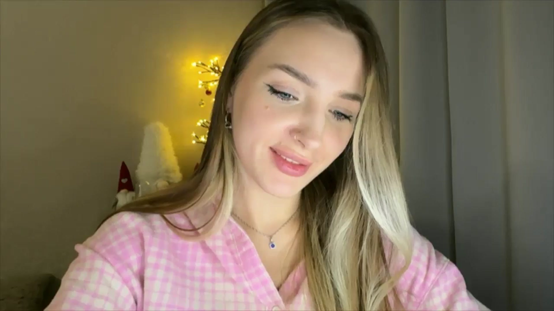 Gallery image thumbnail from My_Diana's myfreecams stream on, 01/28/2025, 22:29 image 5 of 20