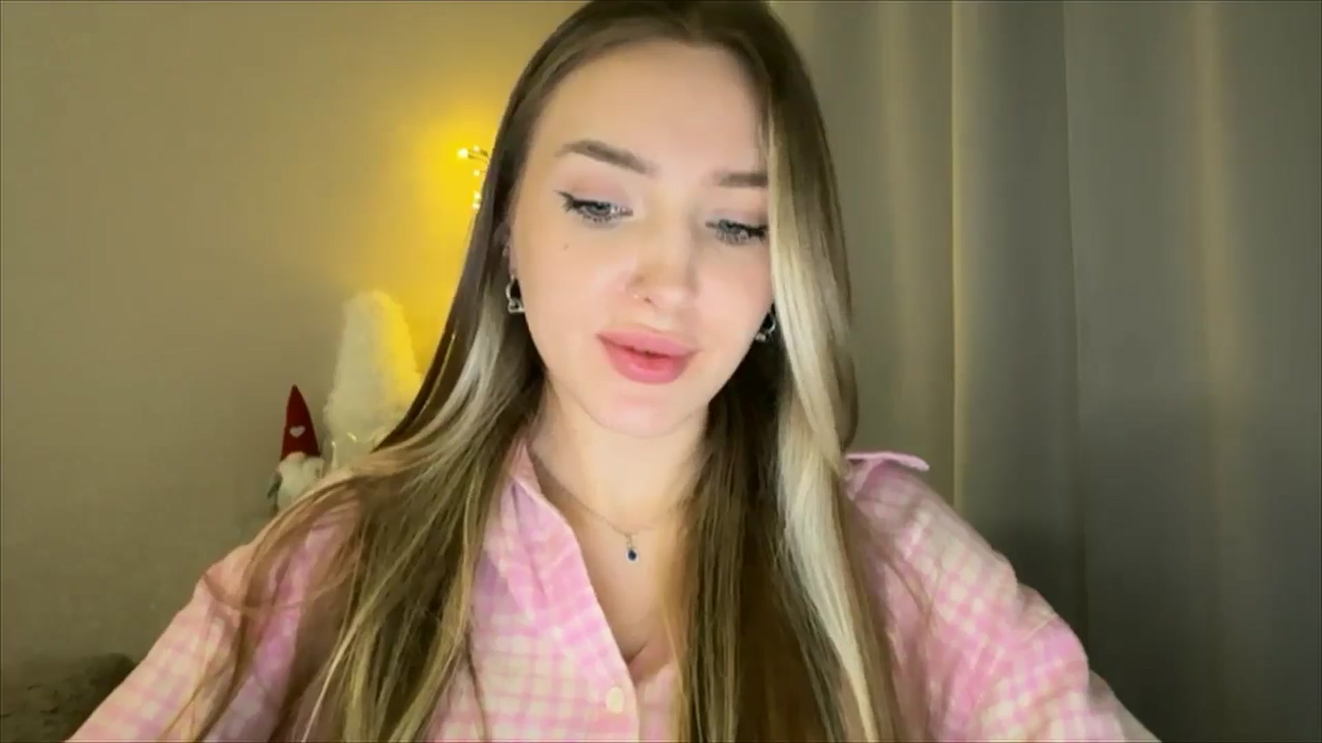 Gallery image thumbnail from My_Diana's myfreecams stream on, 01/28/2025, 22:29 image 6 of 20