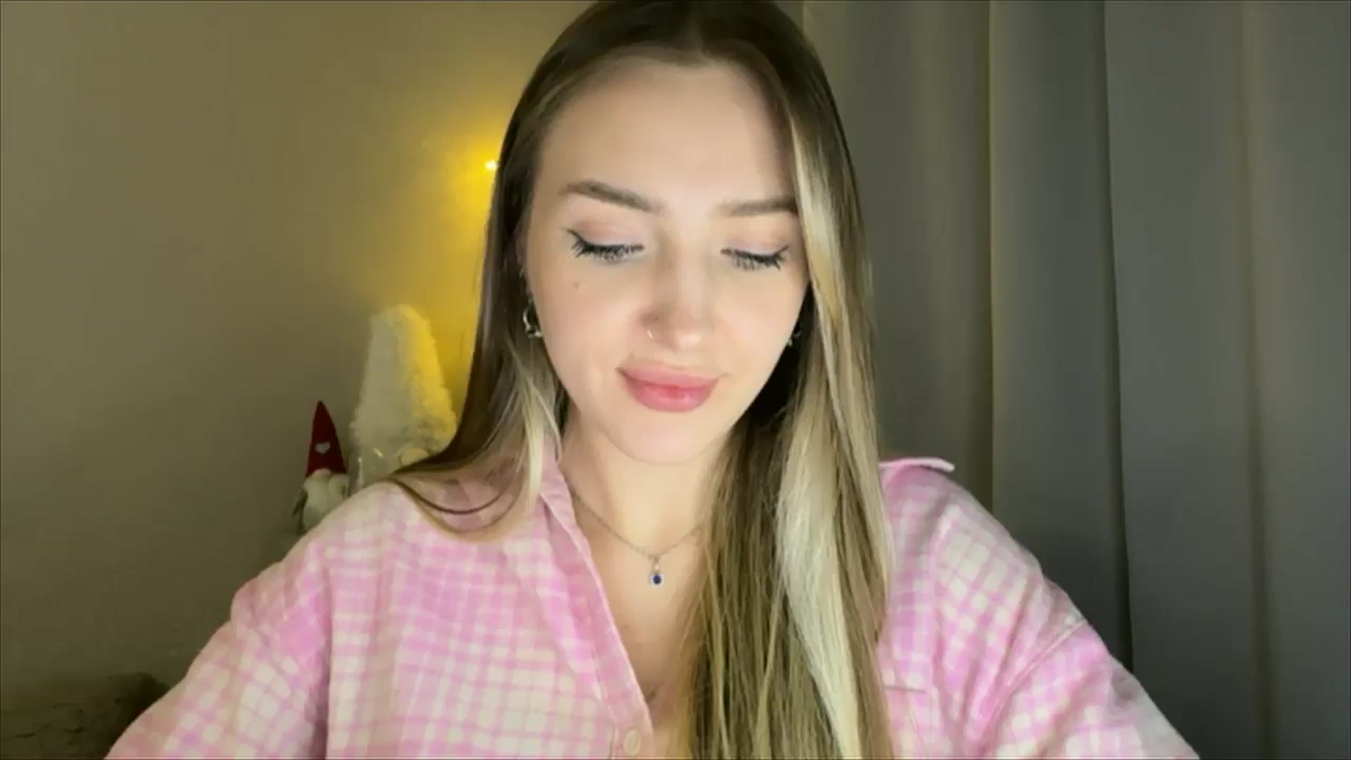 Gallery image thumbnail from My_Diana's myfreecams stream on, 01/28/2025, 22:29 image 1 of 20