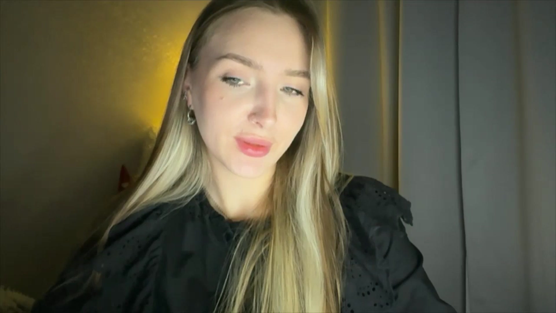 Gallery image thumbnail from My_Diana's myfreecams stream on, 01/29/2025, 16:49 image 7 of 20