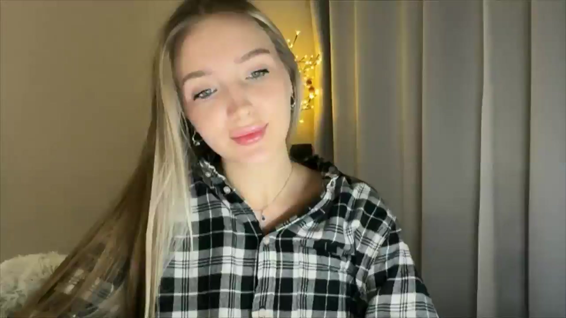 Gallery image thumbnail from My_Diana's myfreecams stream on, 01/29/2025, 23:27 image 10 of 20