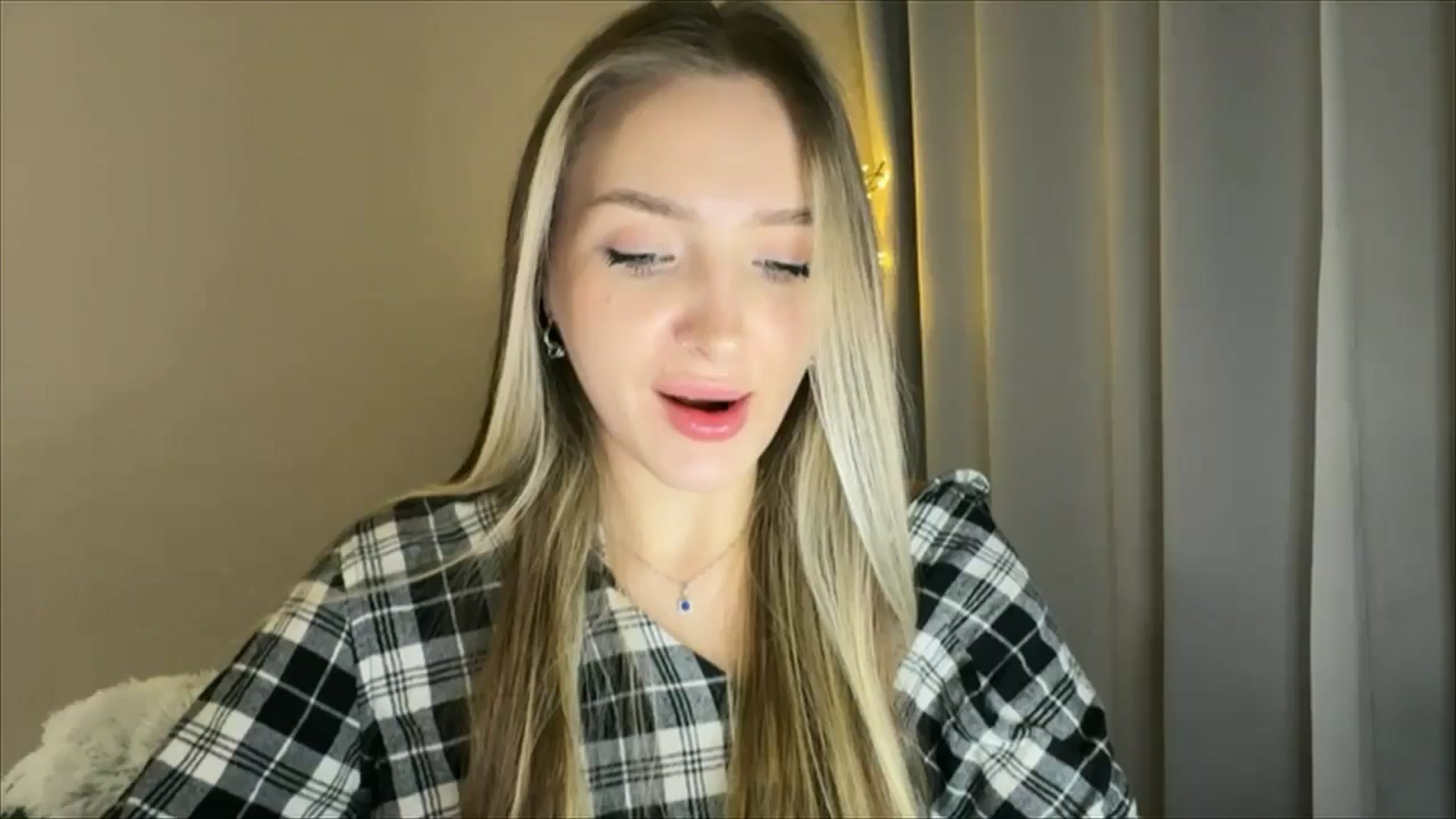 Gallery image thumbnail from My_Diana's myfreecams stream on, 01/29/2025, 23:27 image 8 of 20