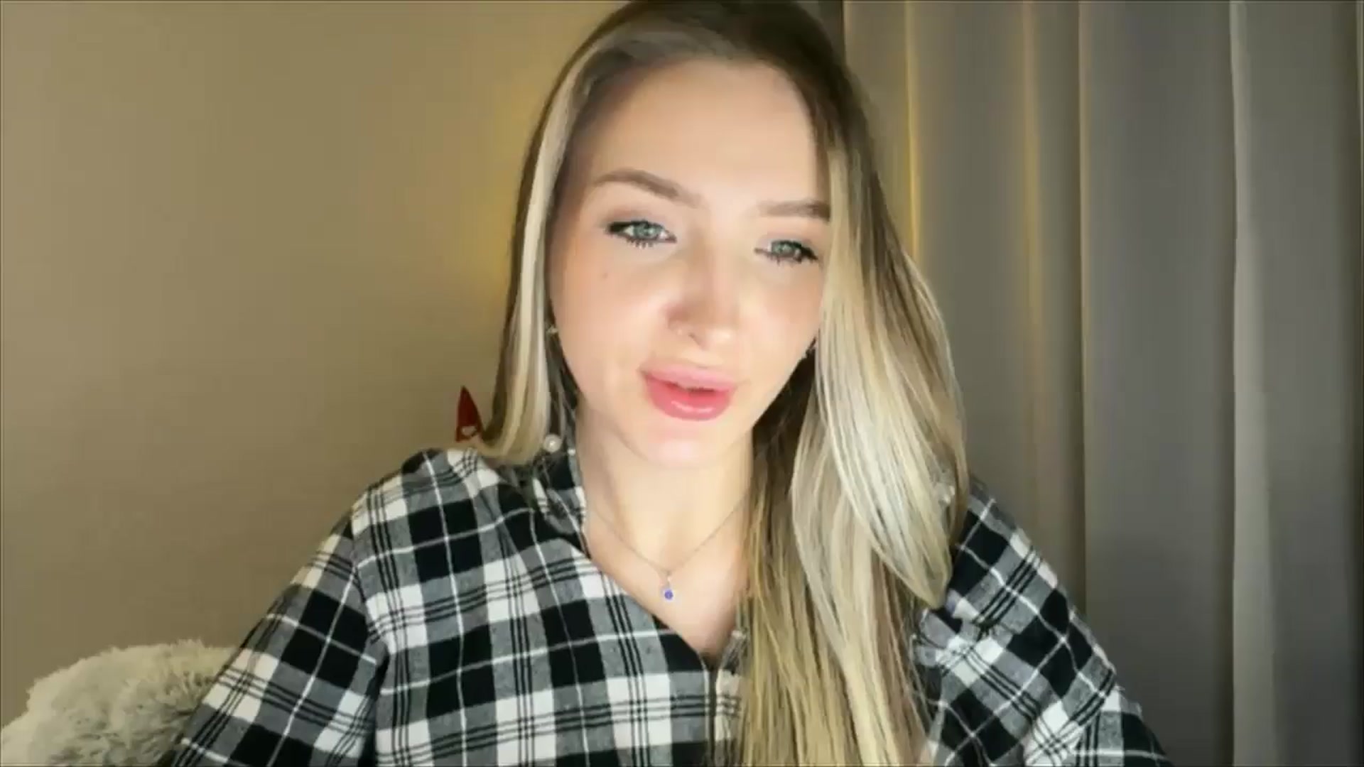 Gallery image thumbnail from My_Diana's myfreecams stream on, 01/29/2025, 23:27 image 5 of 20