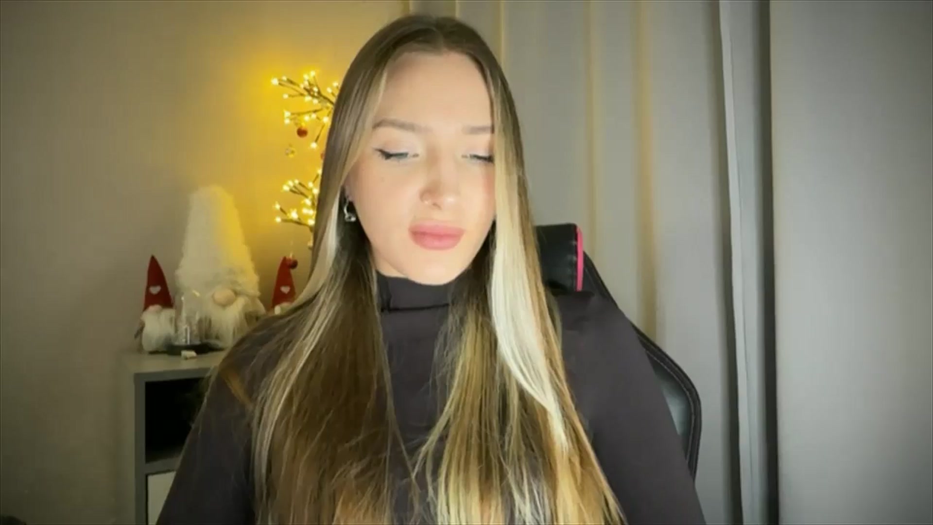 Gallery image thumbnail from My_Diana's myfreecams stream on, 02/01/2025, 15:59 image 18 of 20