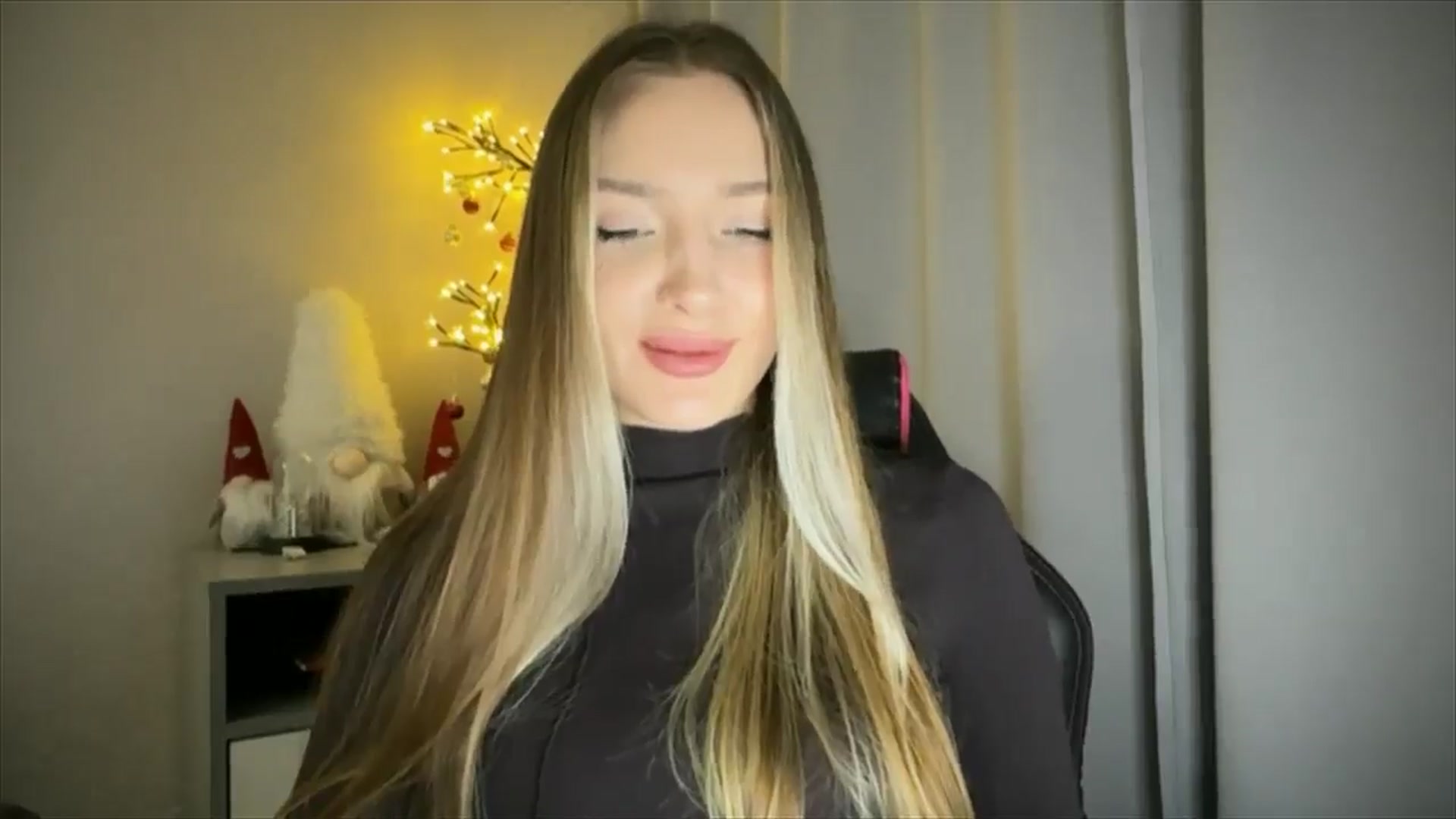 Gallery image thumbnail from My_Diana's myfreecams stream on, 02/01/2025, 15:59 image 15 of 20