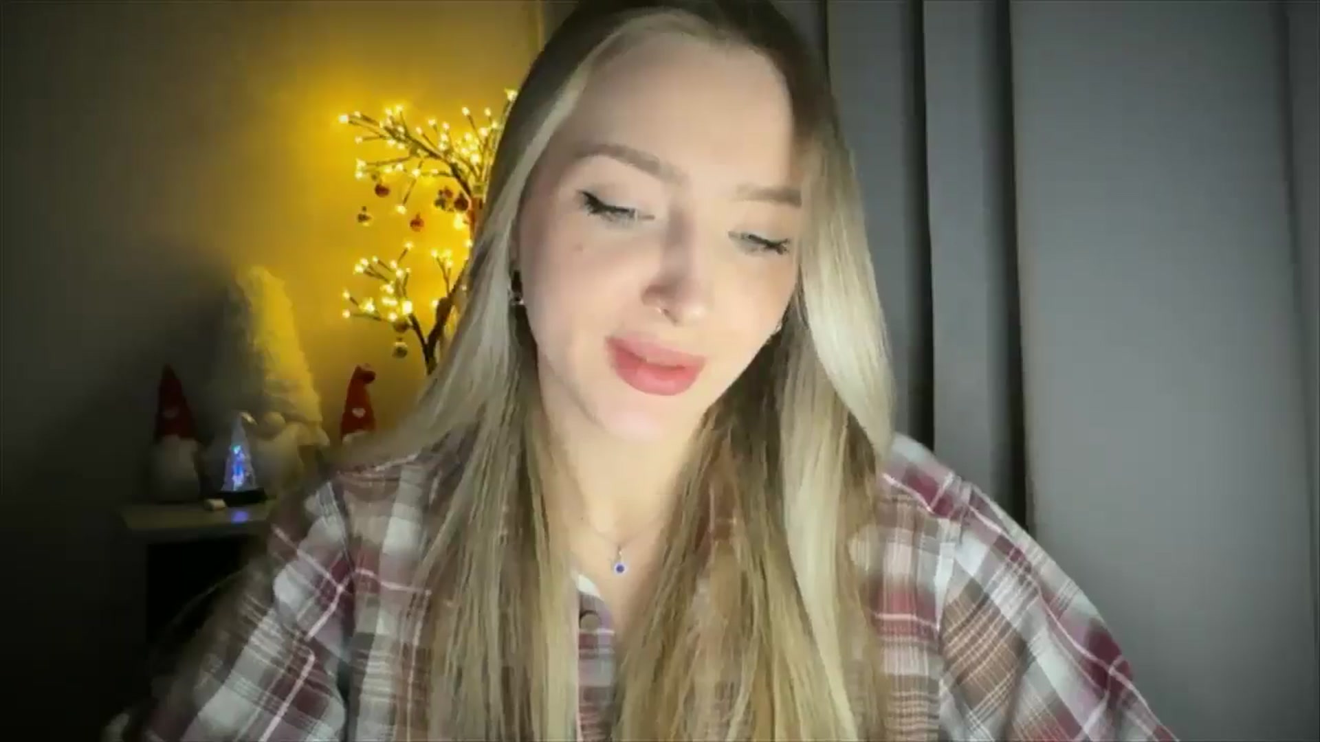 Gallery image thumbnail from My_Diana's myfreecams stream on, 02/02/2025, 17:01 image 17 of 20