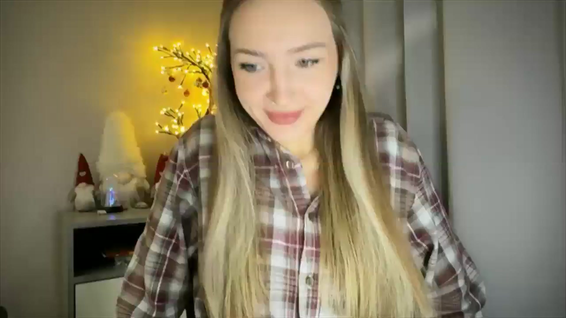 Gallery image thumbnail from My_Diana's myfreecams stream on, 02/02/2025, 17:01 image 12 of 20