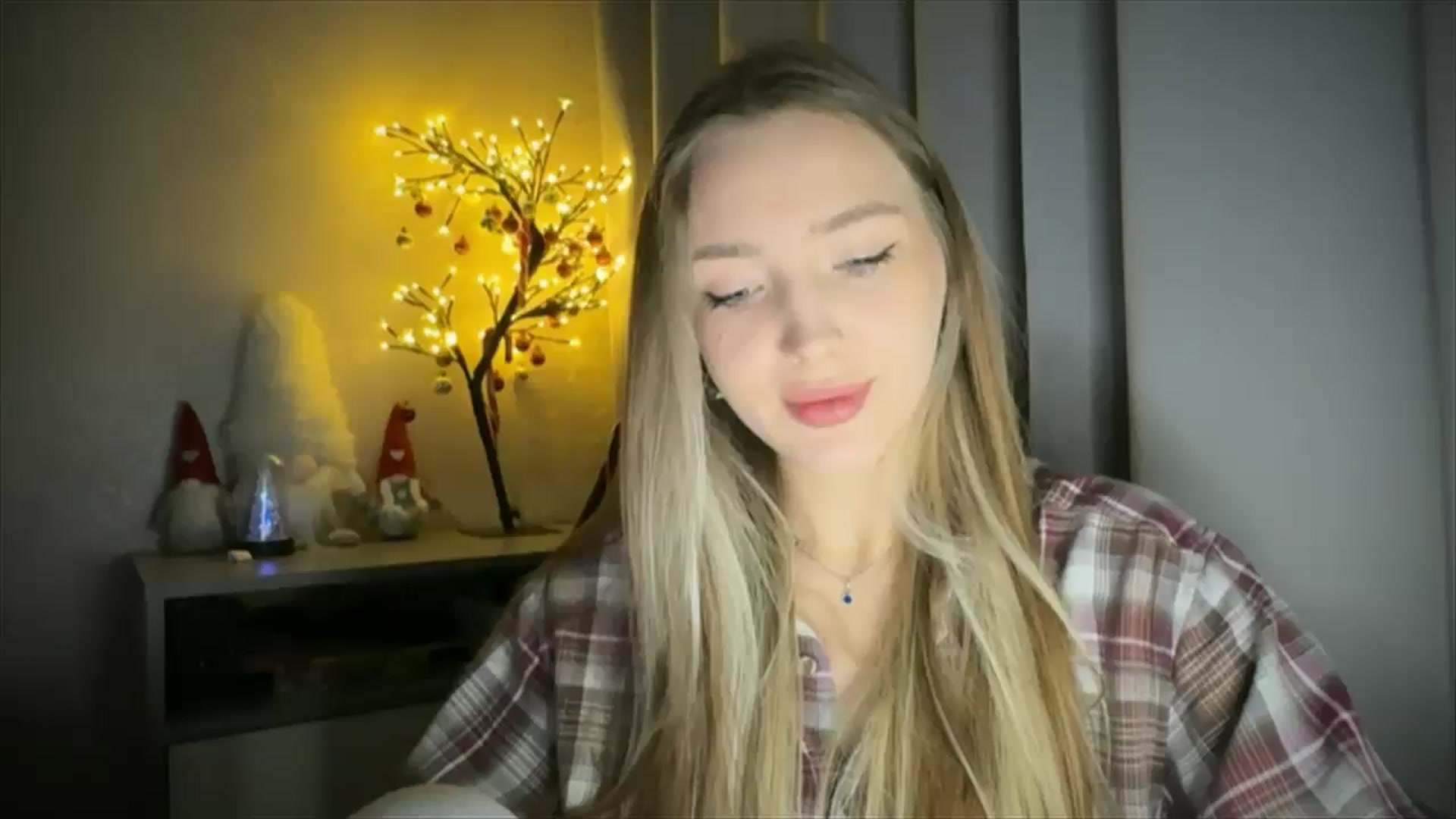 Gallery image thumbnail from My_Diana's myfreecams stream on, 02/02/2025, 17:01 image 20 of 20
