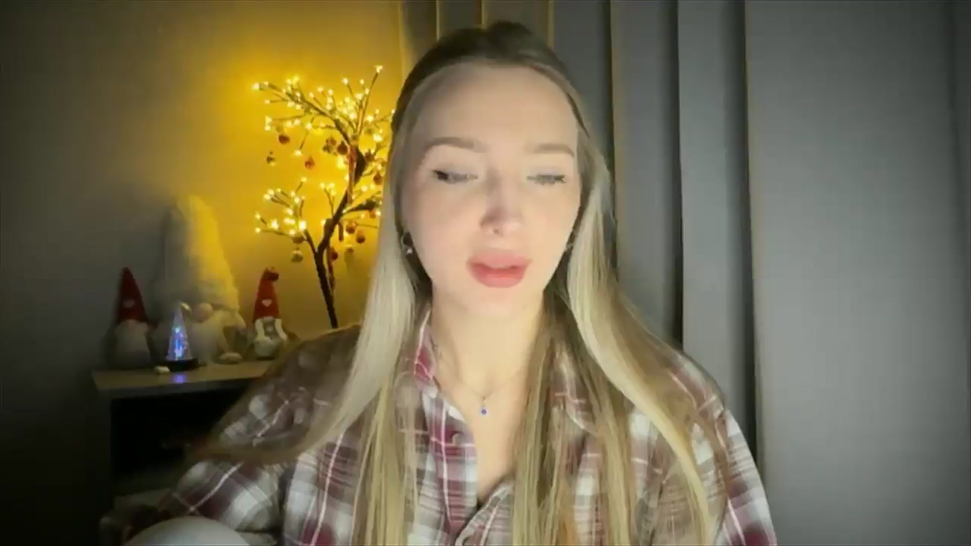 Gallery image thumbnail from My_Diana's myfreecams stream on, 02/02/2025, 17:01 image 15 of 20
