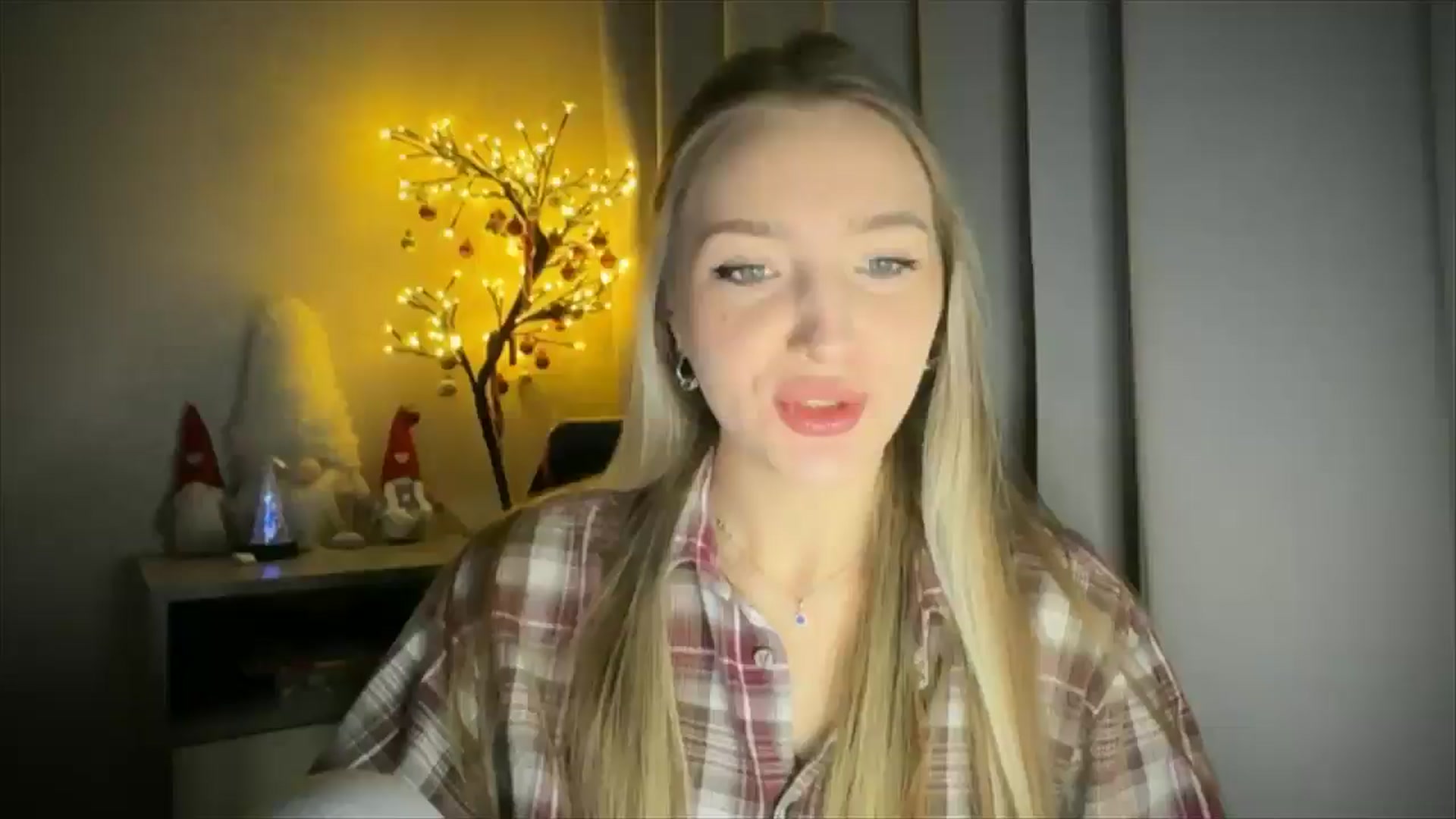 Gallery image thumbnail from My_Diana's myfreecams stream on, 02/02/2025, 17:01 image 16 of 20