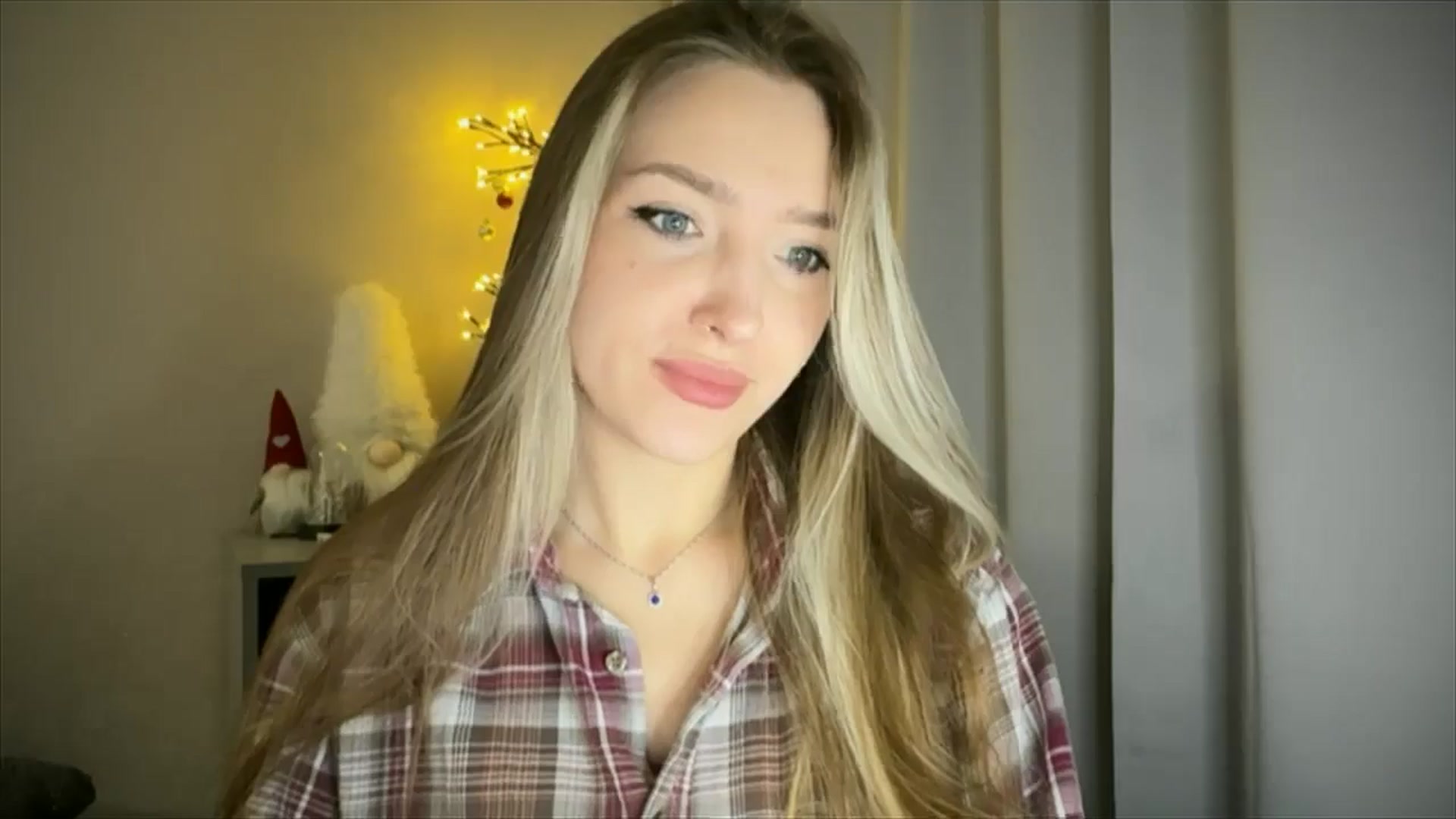 Gallery image thumbnail from My_Diana's myfreecams stream on, 02/02/2025, 17:01 image 7 of 20