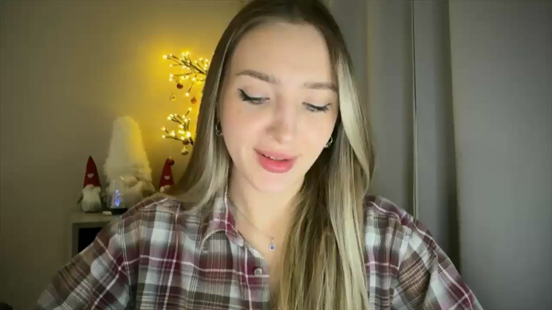 Gallery image thumbnail from My_Diana's myfreecams stream on, 02/02/2025, 21:19 image 17 of 20