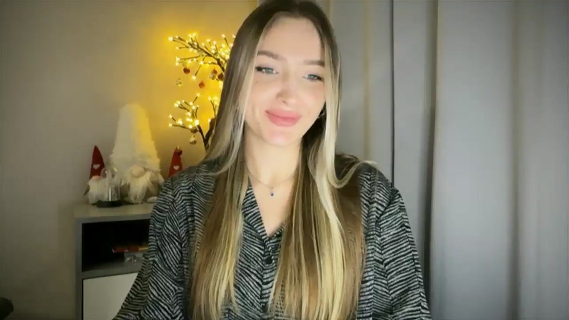Gallery image thumbnail from My_Diana's myfreecams stream on, 02/04/2025, 20:57 image 16 of 20