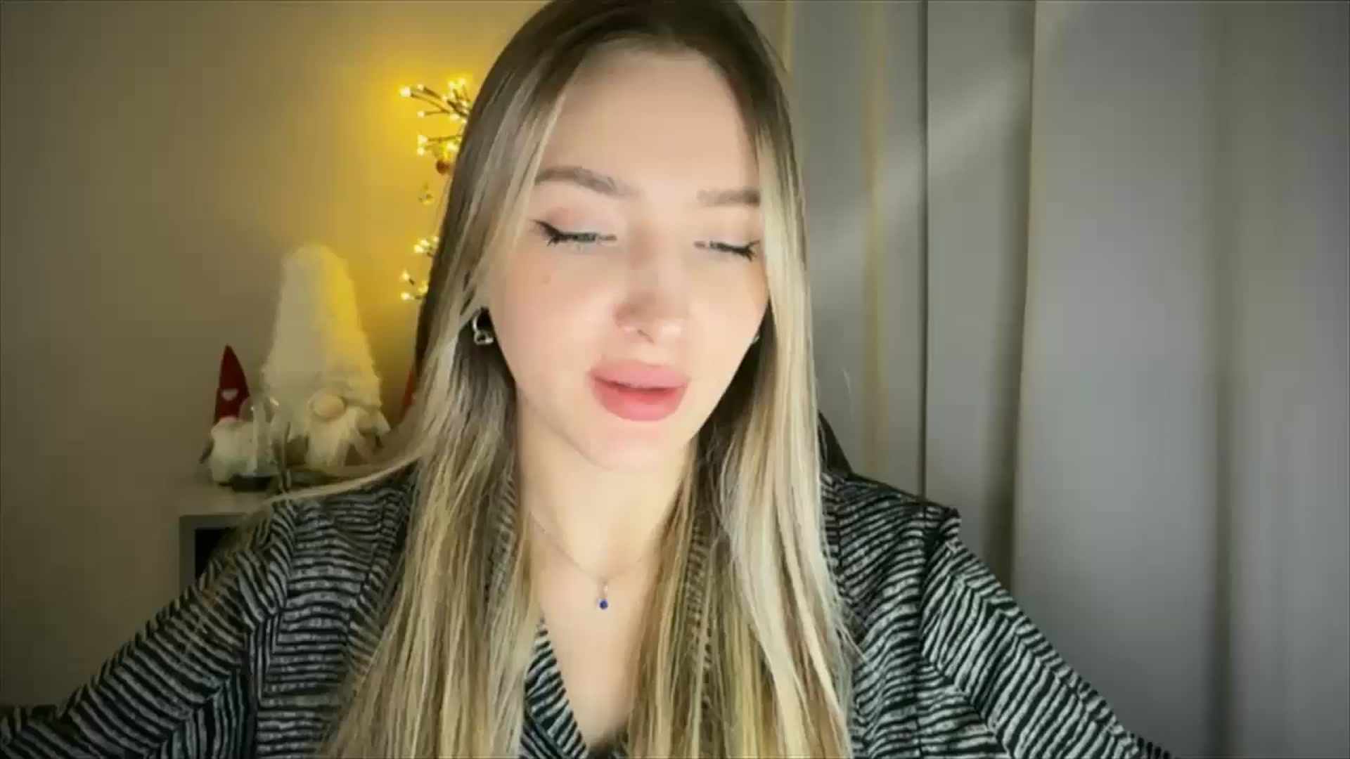 Gallery image thumbnail from My_Diana's myfreecams stream on, 02/04/2025, 20:57 image 4 of 20
