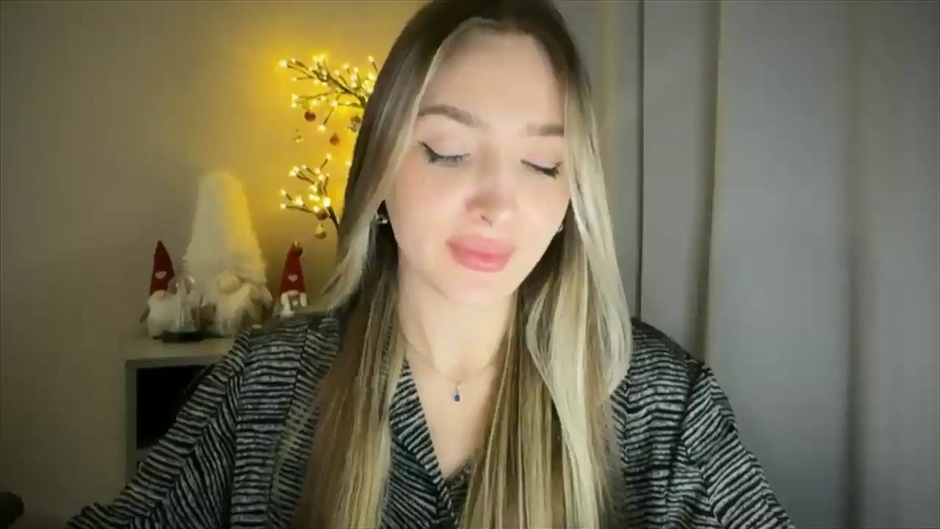 Gallery image thumbnail from My_Diana's myfreecams stream on, 02/04/2025, 20:57 image 14 of 20