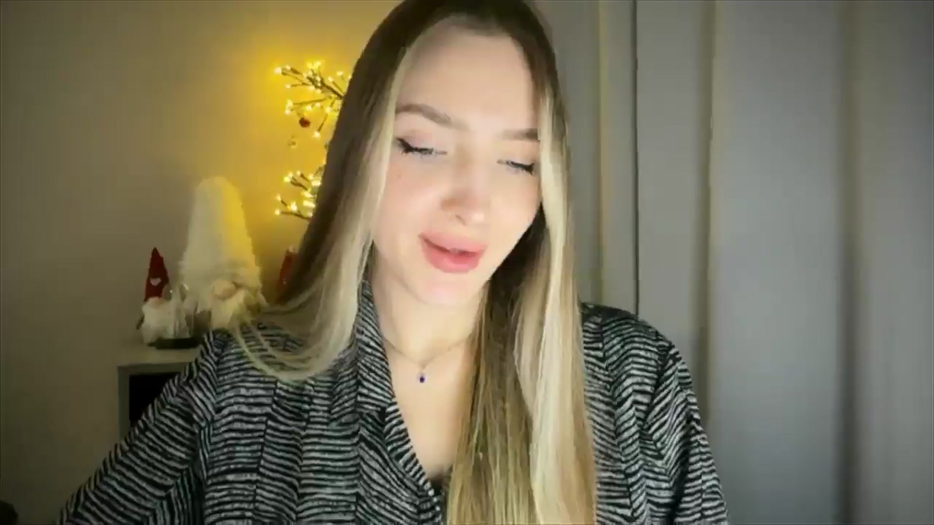 Gallery image thumbnail from My_Diana's myfreecams stream on, 02/04/2025, 22:10 image 10 of 20