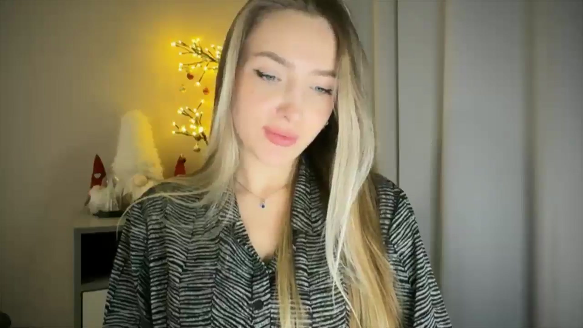 Gallery image thumbnail from My_Diana's myfreecams stream on, 02/04/2025, 22:10 image 15 of 20