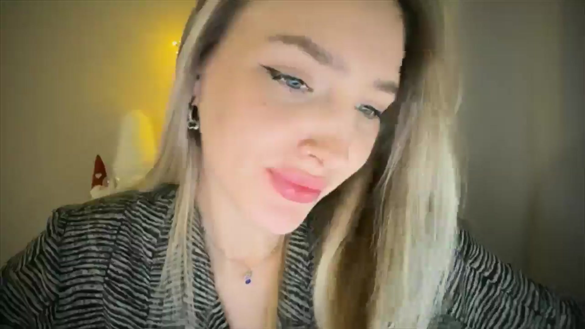 Gallery image thumbnail from My_Diana's myfreecams stream on, 02/04/2025, 22:10 image 18 of 20