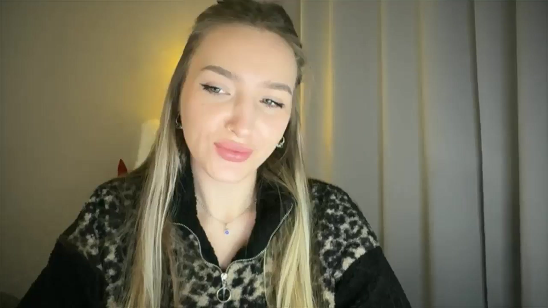 Gallery image thumbnail from My_Diana's myfreecams stream on, 02/05/2025, 14:52 image 14 of 20