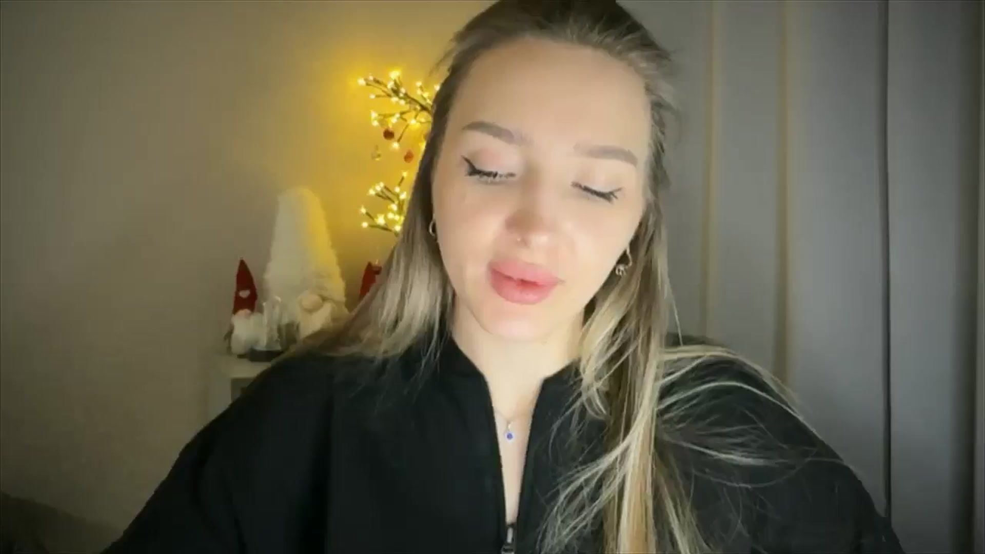 Gallery image thumbnail from My_Diana's myfreecams stream on, 02/05/2025, 21:54 image 4 of 20