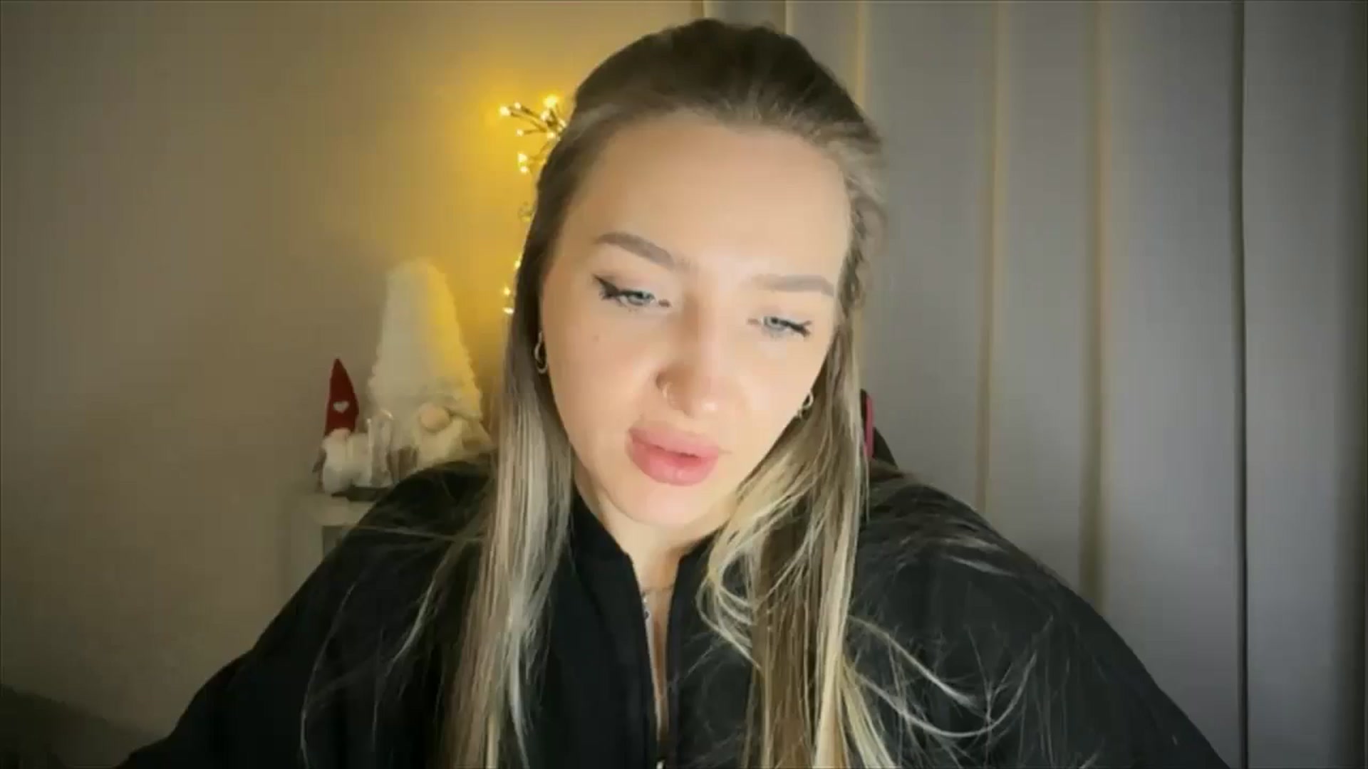Gallery image thumbnail from My_Diana's myfreecams stream on, 02/05/2025, 21:54 image 10 of 20
