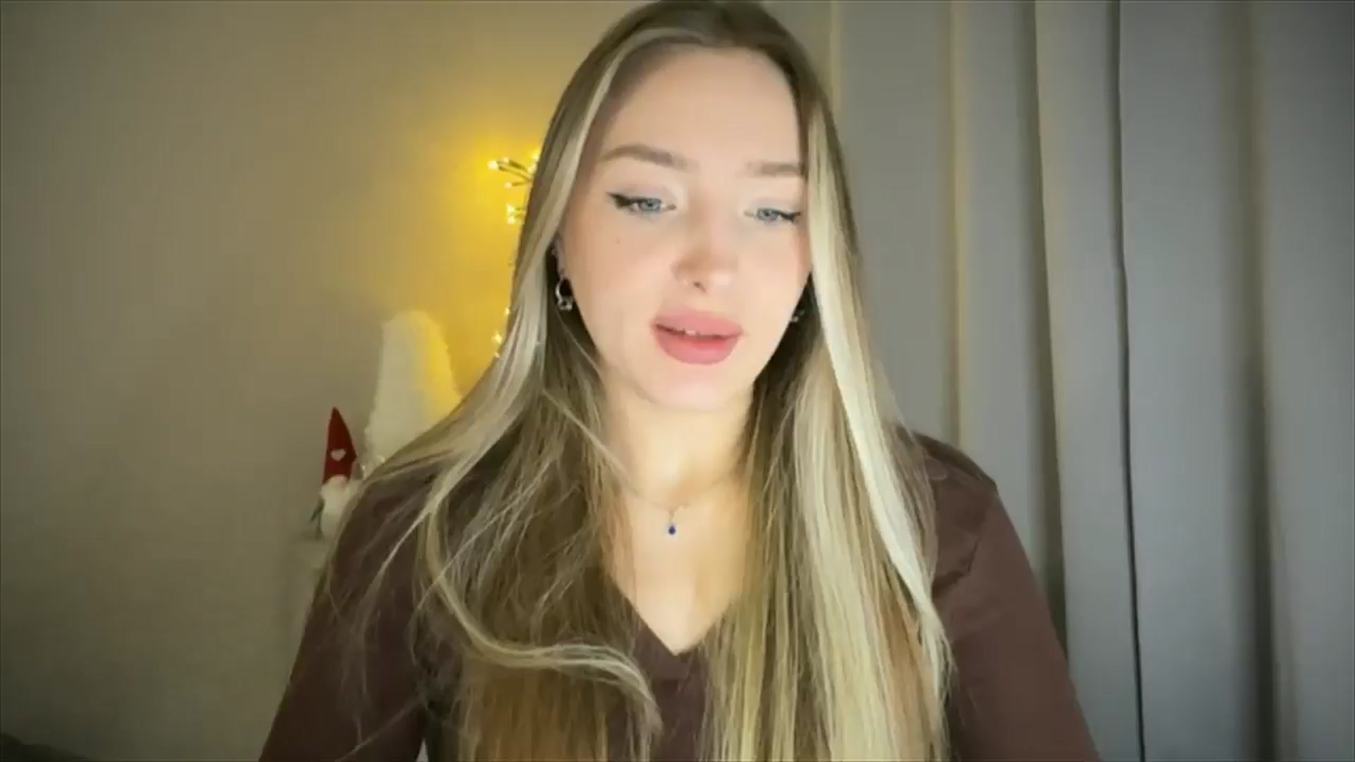 Gallery image thumbnail from My_Diana's myfreecams stream on, 02/06/2025, 14:17 image 10 of 20