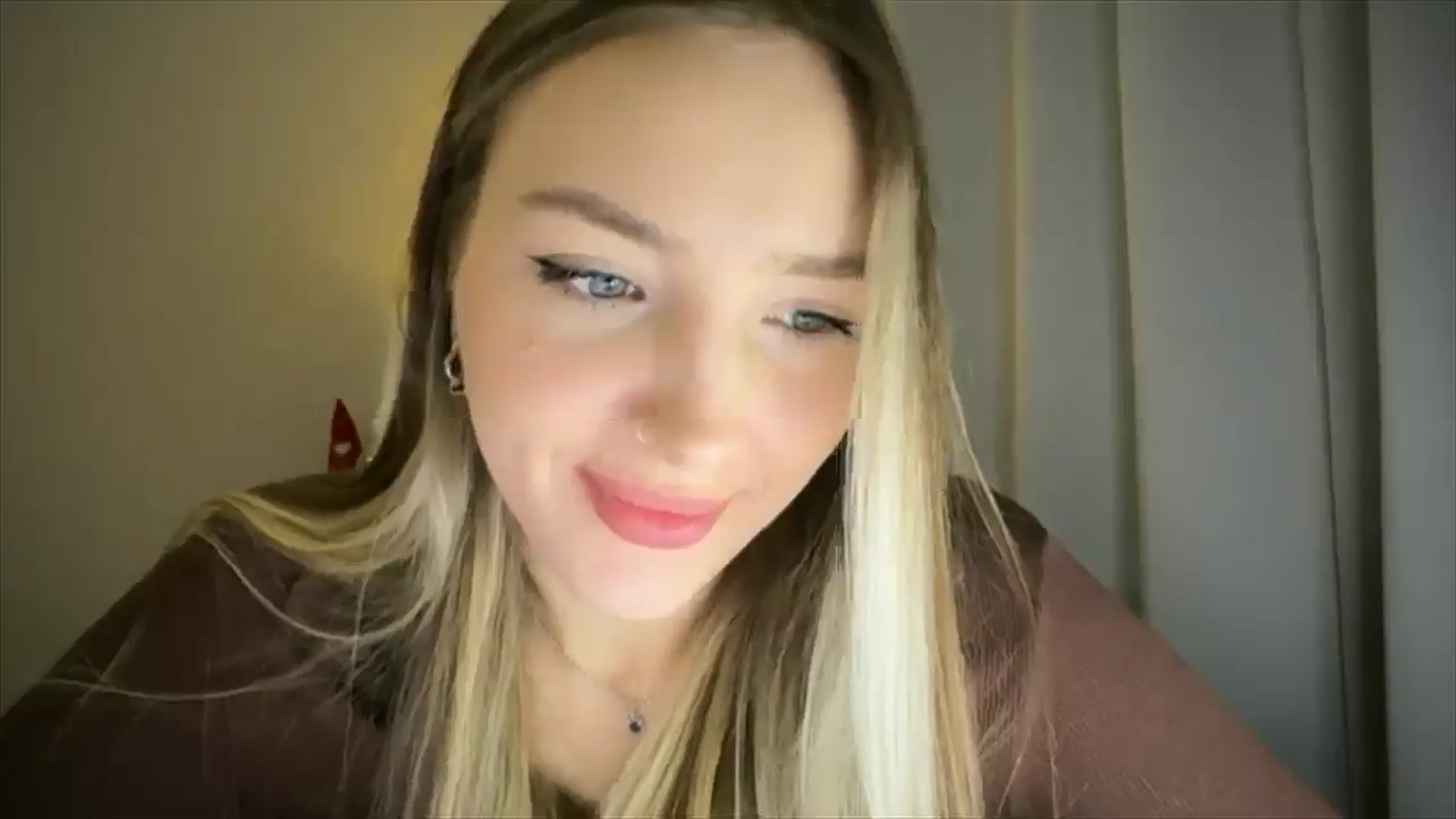 Gallery image thumbnail from My_Diana's myfreecams stream on, 02/06/2025, 16:02 image 18 of 20