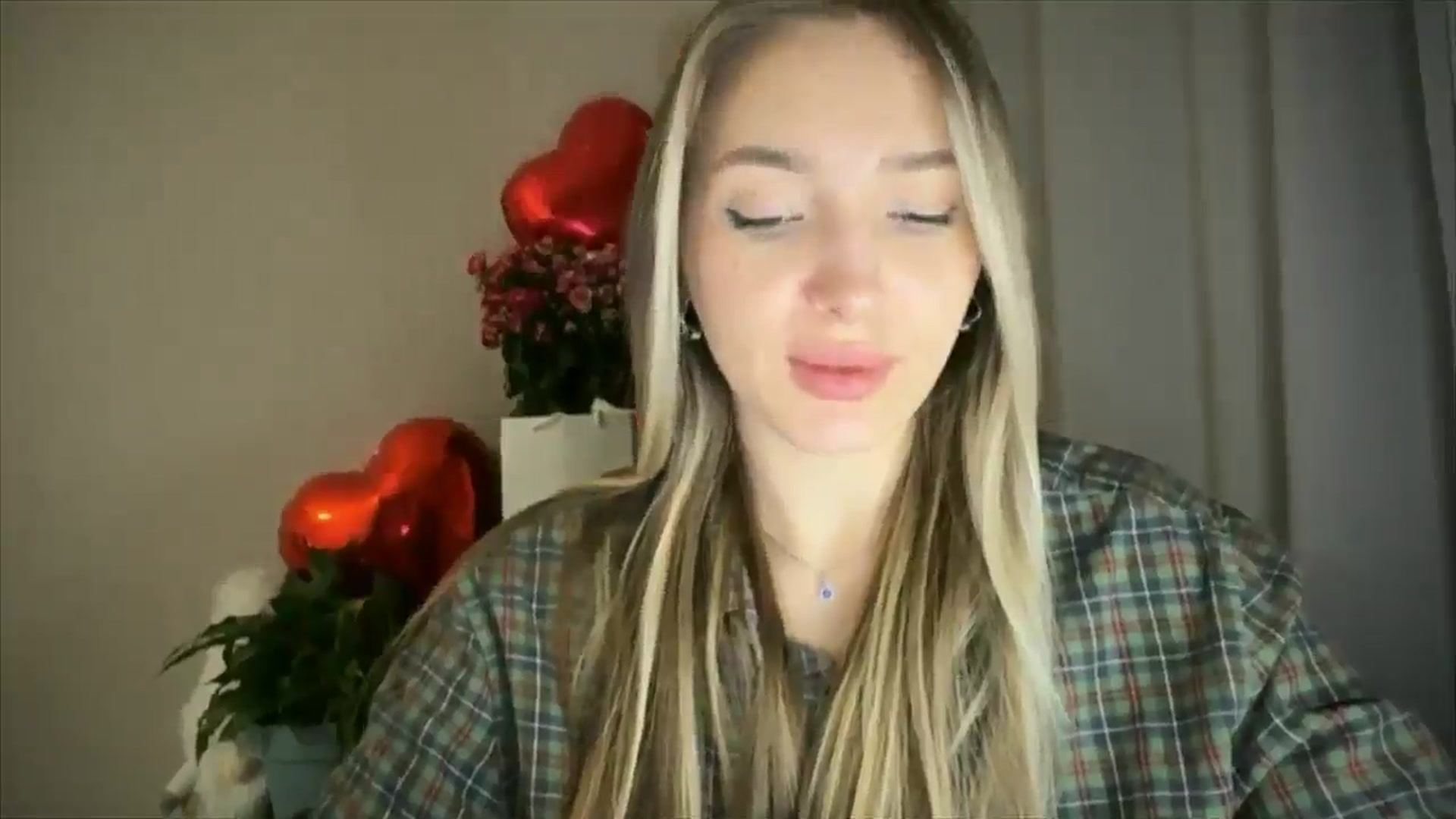 Gallery image thumbnail from My_Diana's myfreecams stream on, 02/16/2025, 23:29 image 8 of 20