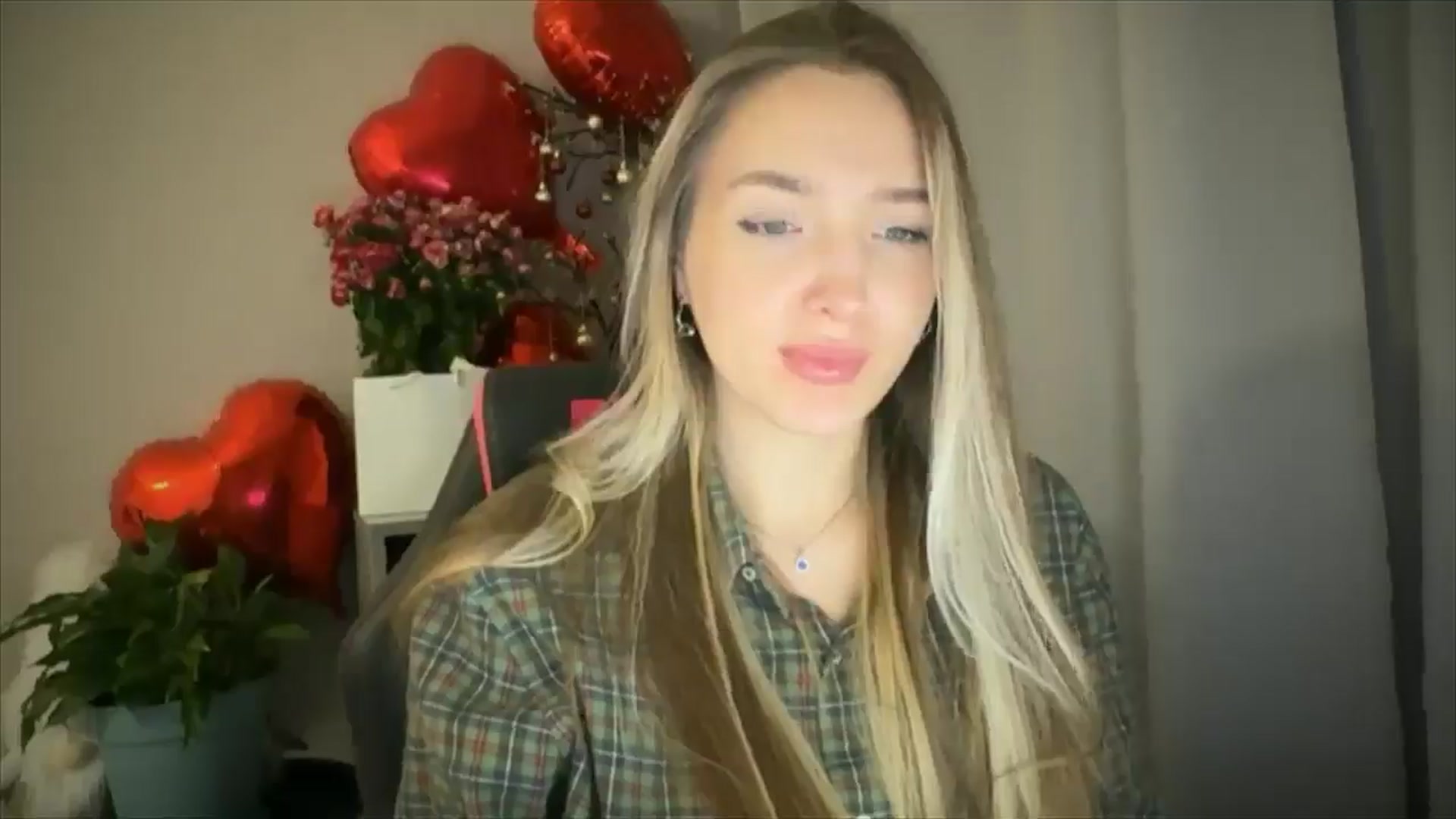 Gallery image thumbnail from My_Diana's myfreecams stream on, 02/16/2025, 23:29 image 15 of 20