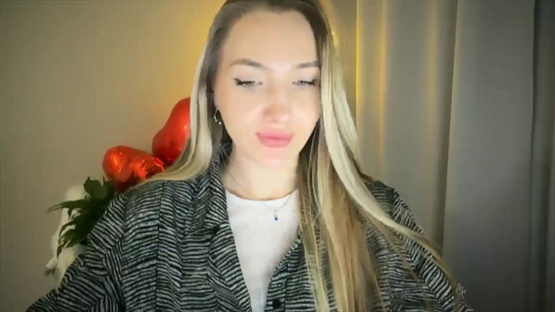 Gallery image thumbnail from My_Diana's myfreecams stream on, 02/18/2025, 21:29 image 17 of 20