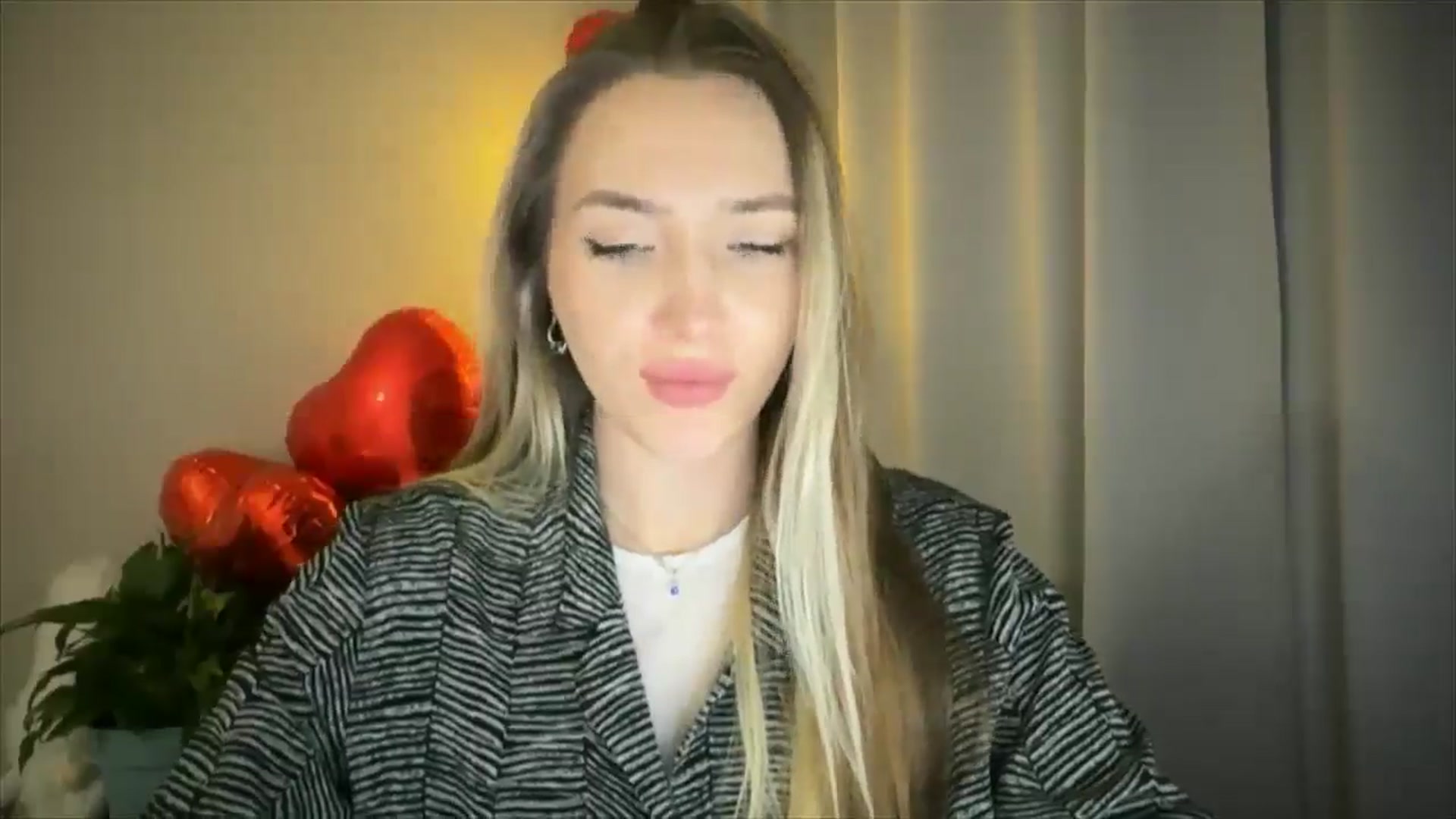 Gallery image thumbnail from My_Diana's myfreecams stream on, 02/18/2025, 21:29 image 2 of 20