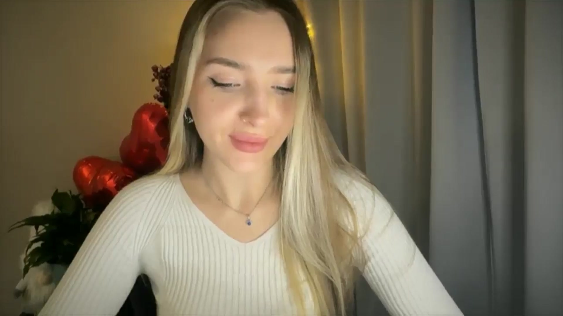 Gallery image thumbnail from My_Diana's myfreecams stream on, 02/19/2025, 15:21 image 17 of 20