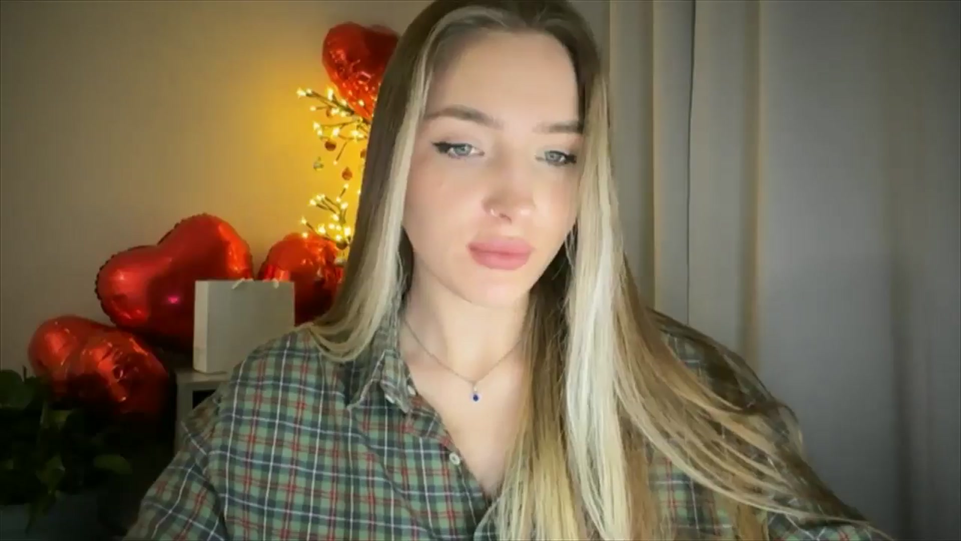 Gallery image thumbnail from My_Diana's myfreecams stream on, 02/20/2025, 21:41 image 19 of 20