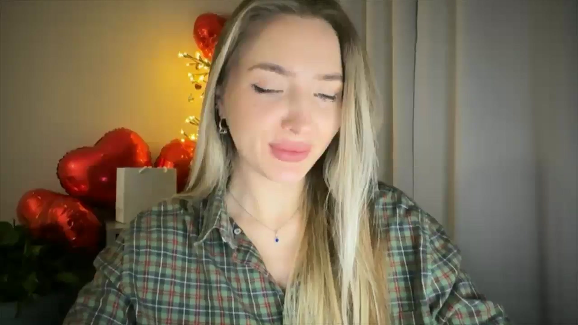 Gallery image thumbnail from My_Diana's myfreecams stream on, 02/20/2025, 21:41 image 15 of 20