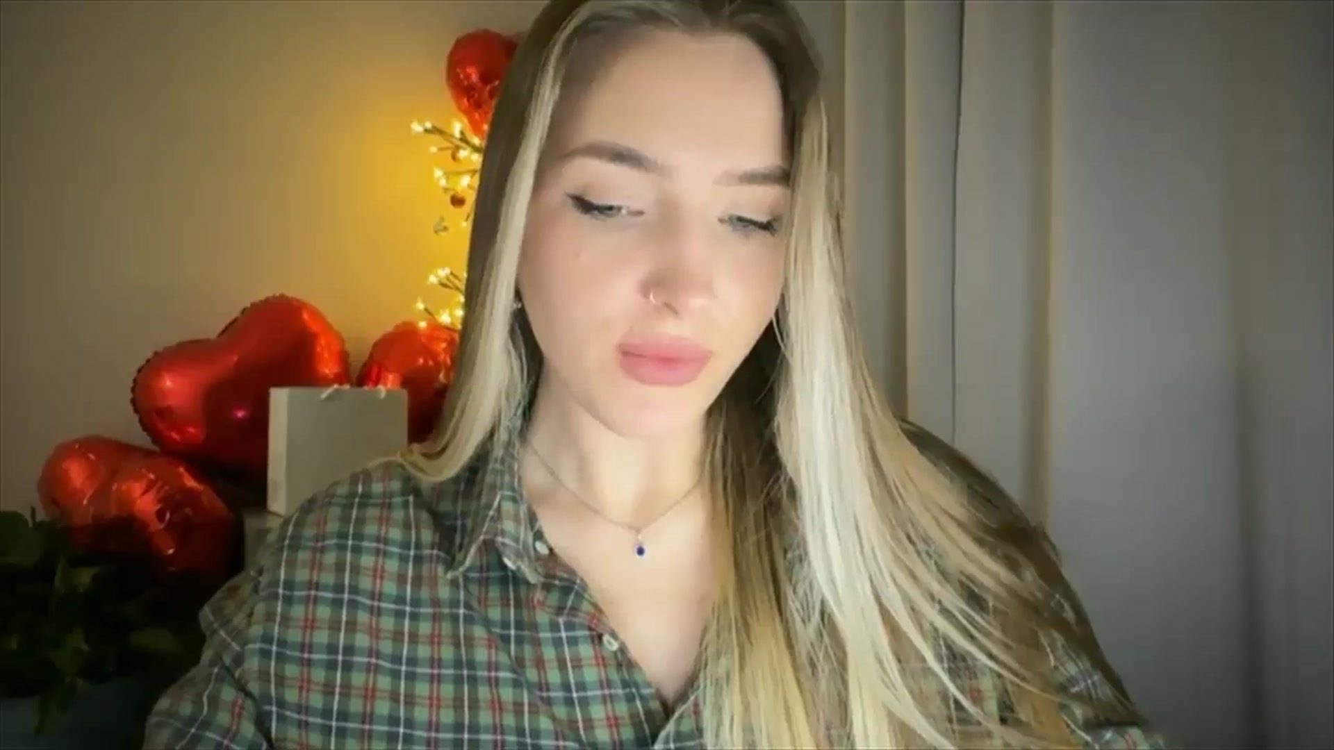 Gallery image thumbnail from My_Diana's myfreecams stream on, 02/20/2025, 21:41 image 18 of 20