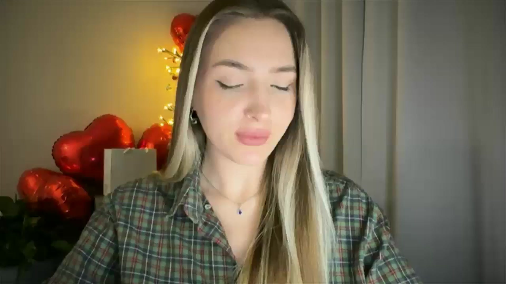 Gallery image thumbnail from My_Diana's myfreecams stream on, 02/20/2025, 22:37 image 15 of 20