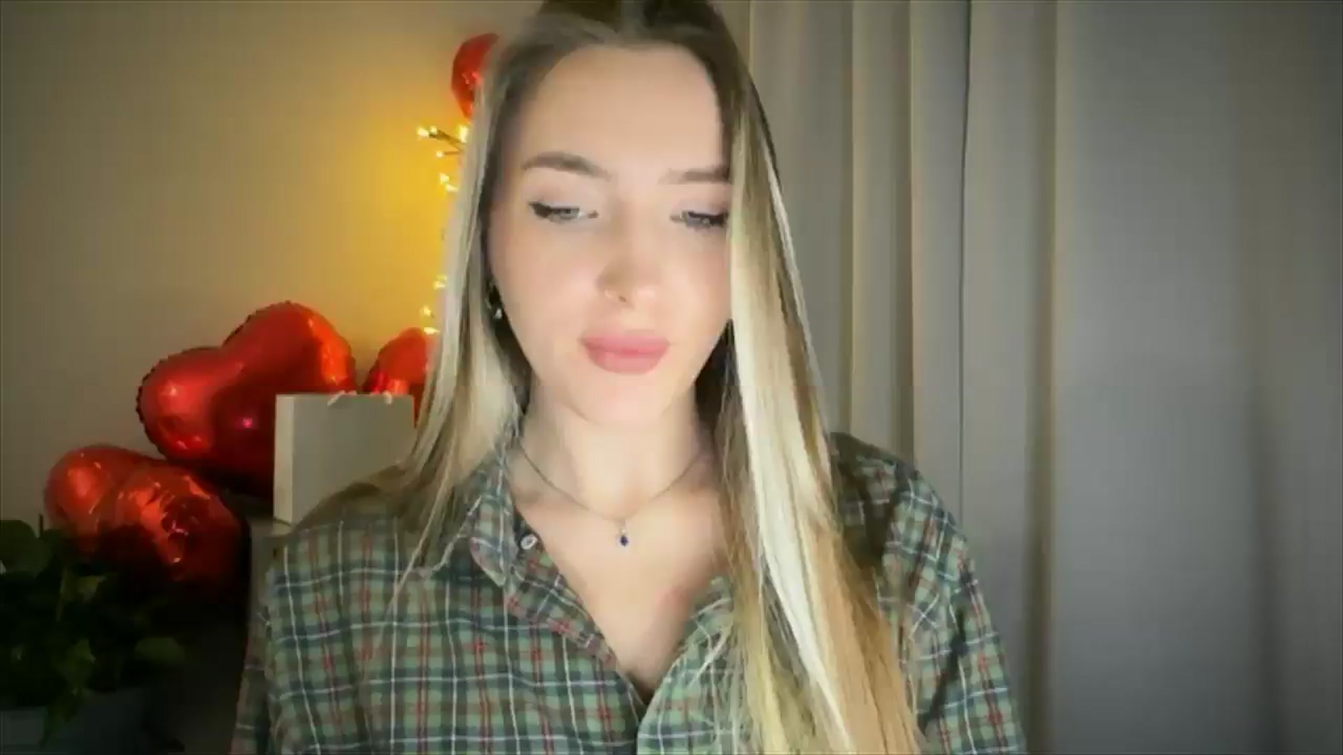 Gallery image thumbnail from My_Diana's myfreecams stream on, 02/20/2025, 23:03 image 8 of 20