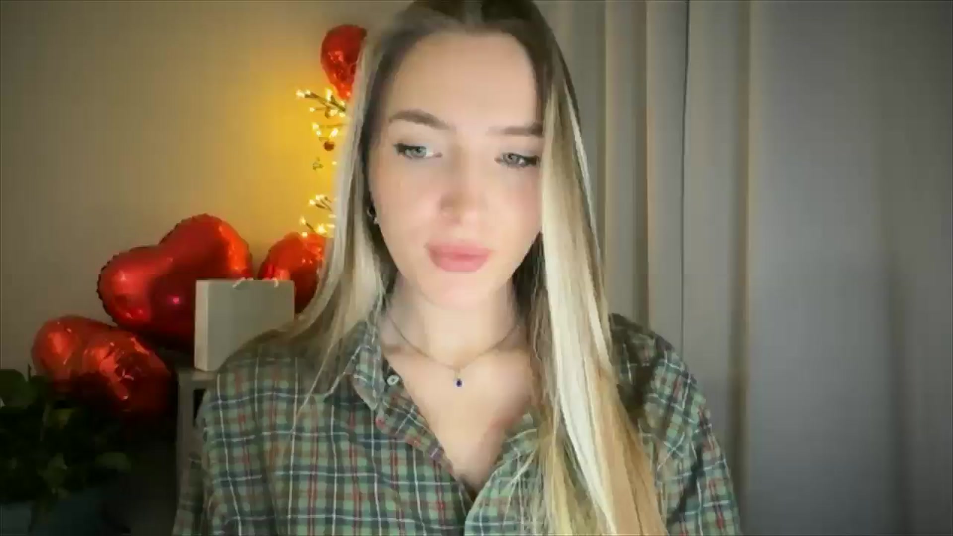 Gallery image thumbnail from My_Diana's myfreecams stream on, 02/20/2025, 23:03 image 7 of 20