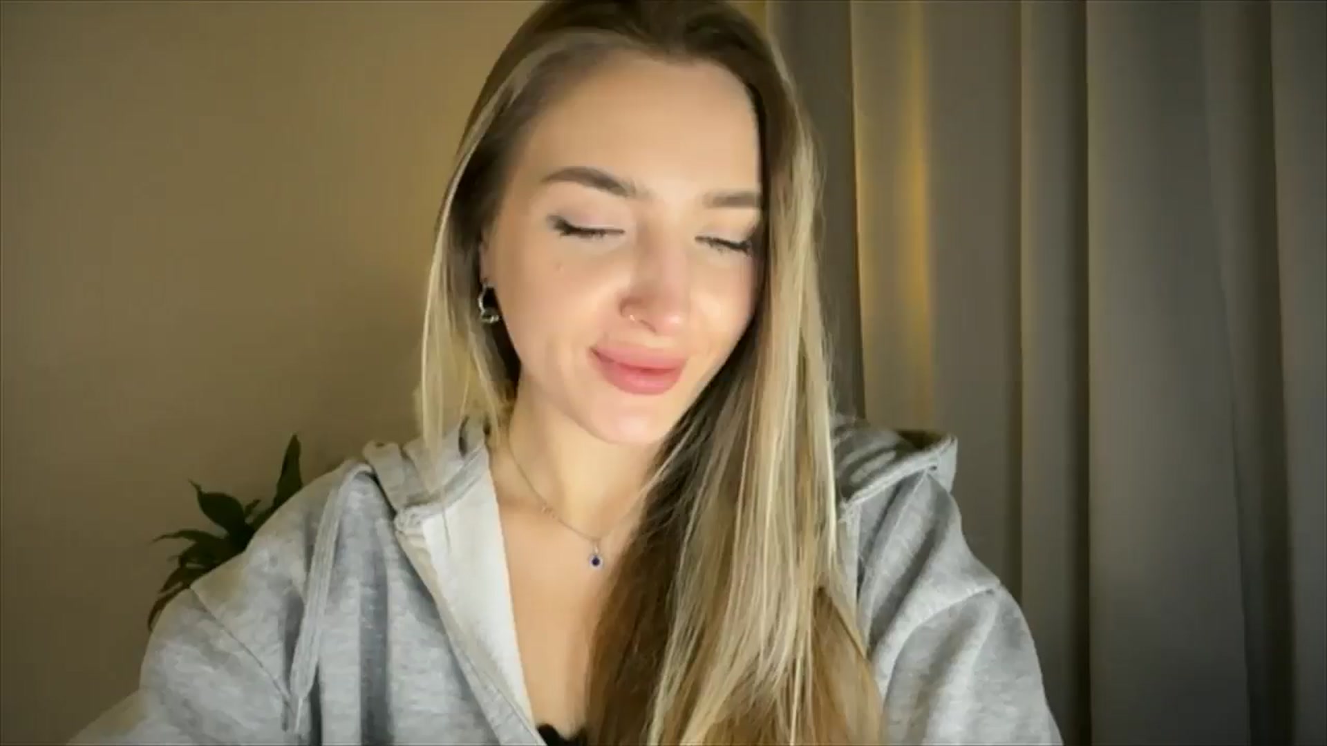 Gallery image thumbnail from My_Diana's myfreecams stream on, 02/27/2025, 22:41 image 1 of 20