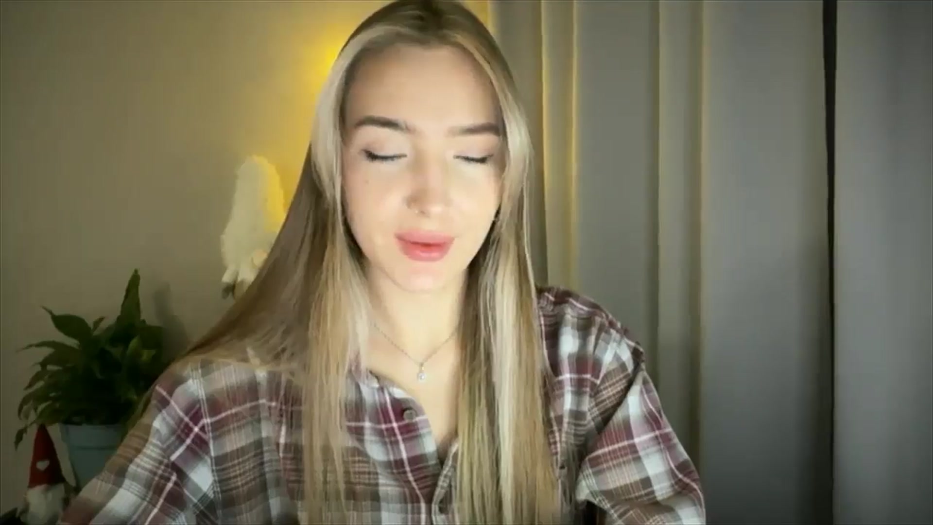 Gallery image thumbnail from My_Diana's myfreecams stream on, 03/01/2025, 16:55 image 5 of 20