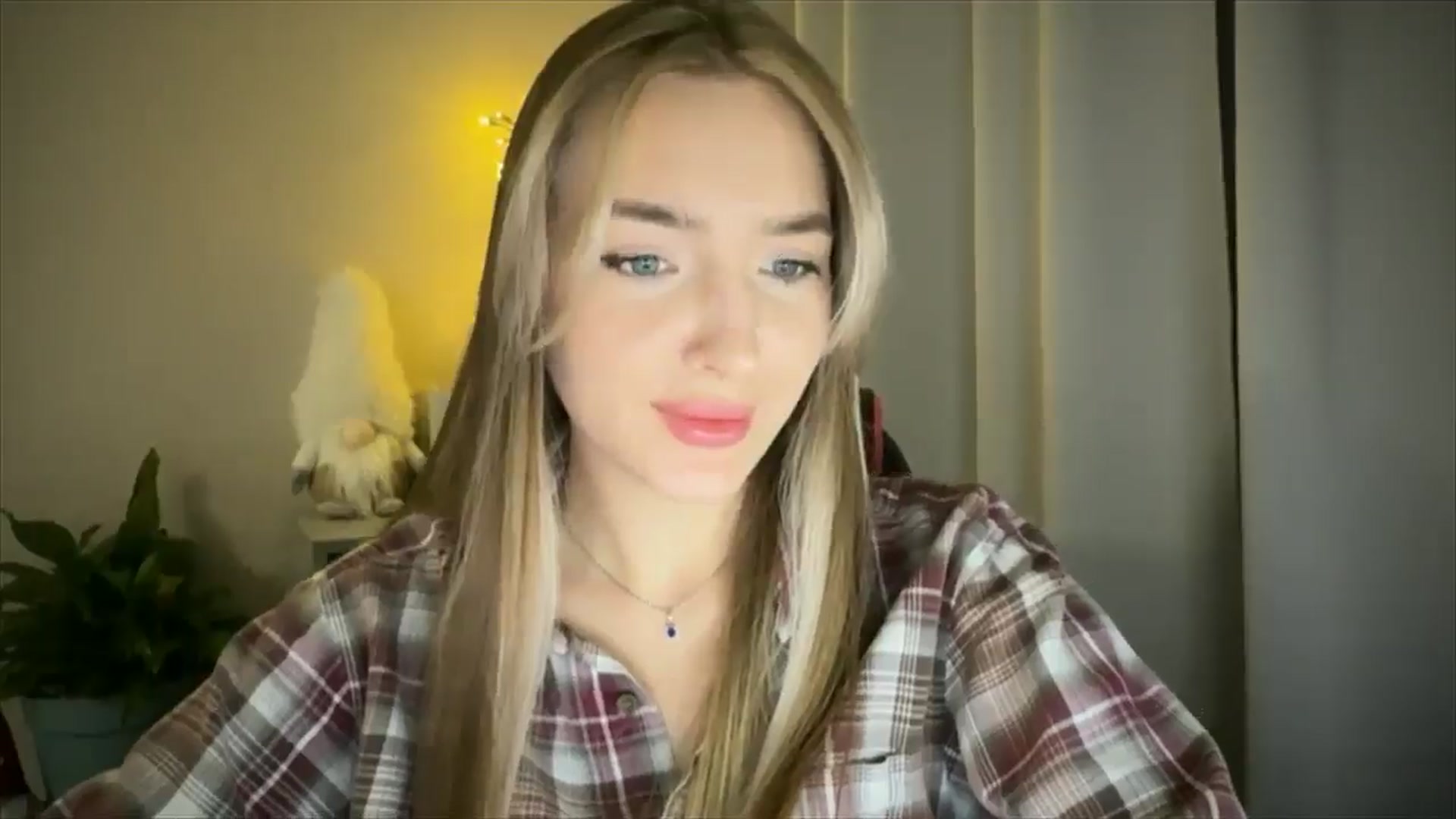 Gallery image thumbnail from My_Diana's myfreecams stream on, 03/01/2025, 16:55 image 13 of 20